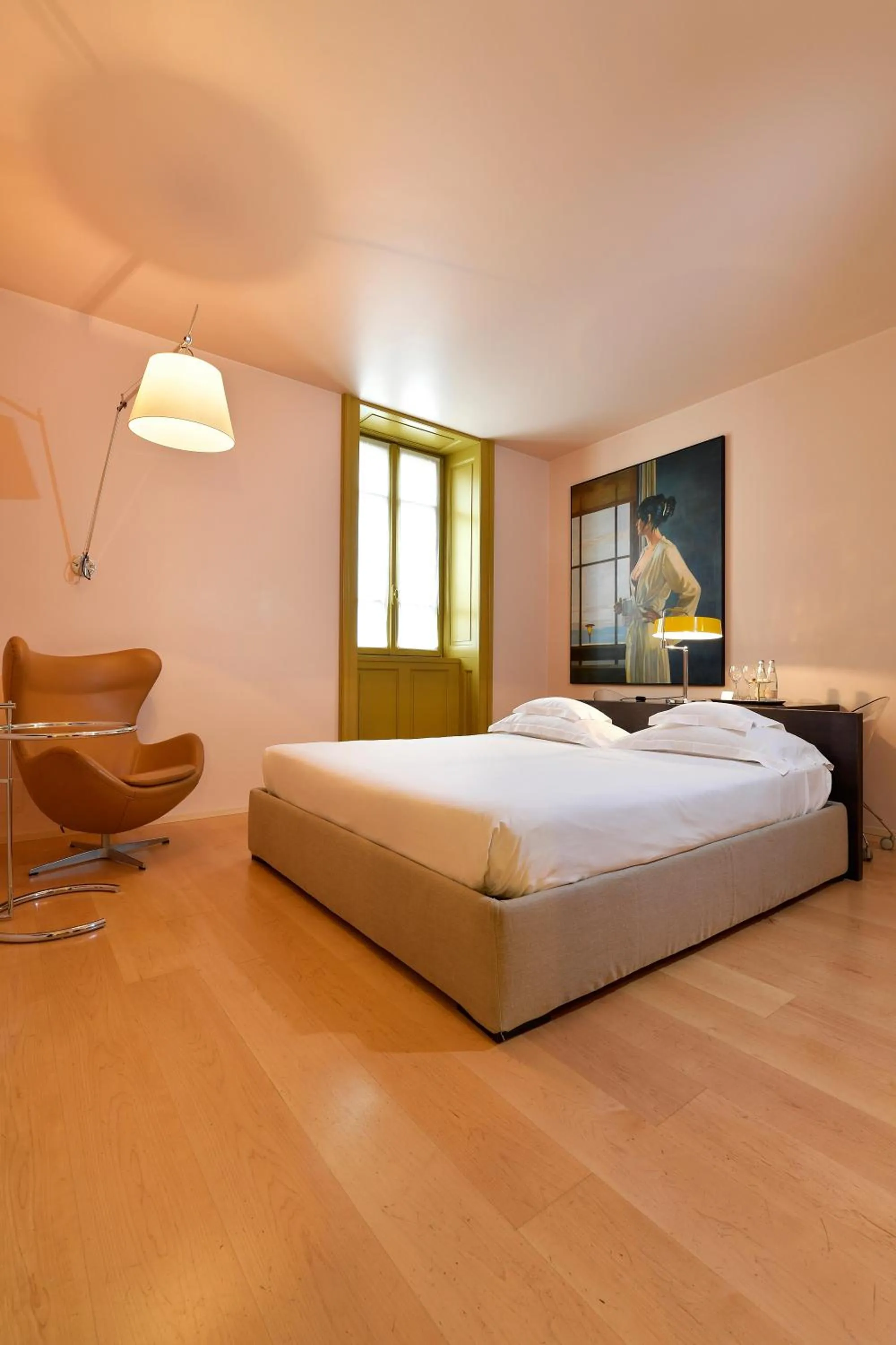 Photo of the whole room, Bed in Petronilla - Hotel In Bergamo