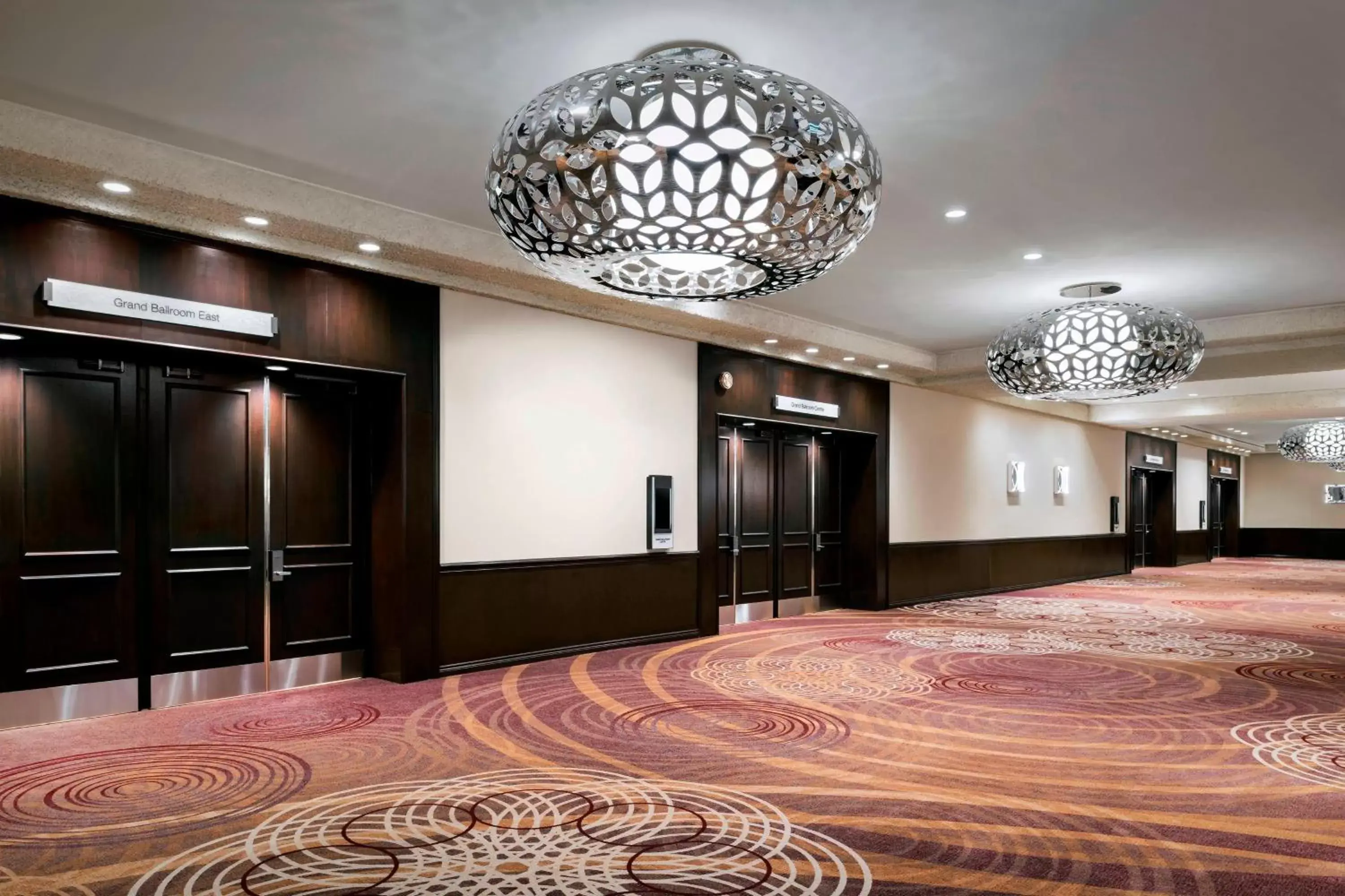 Meeting/conference room, TV/Entertainment Center in Sheraton Centre Toronto Hotel