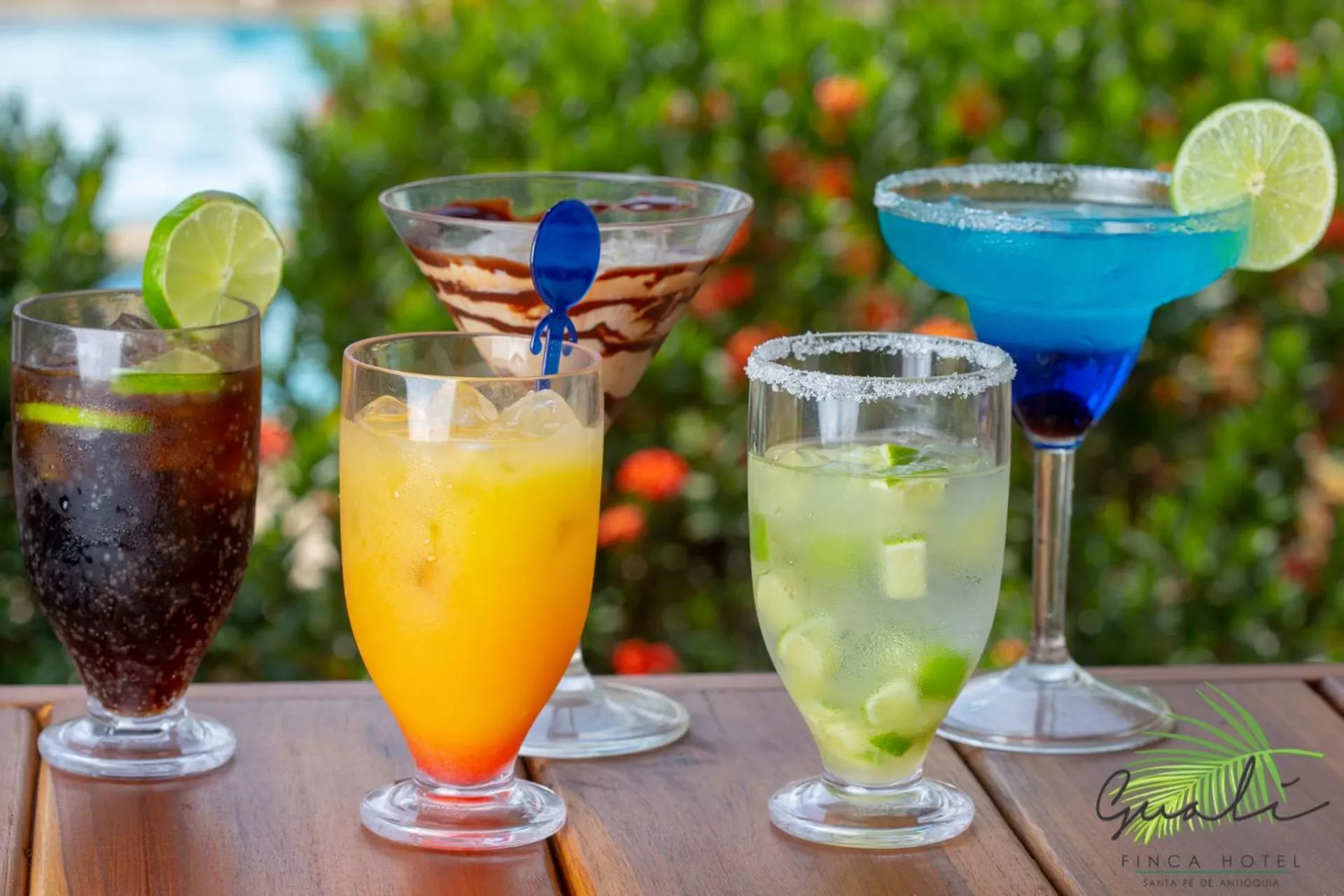 Alcoholic drinks in Finca Hotel Guali Santafe