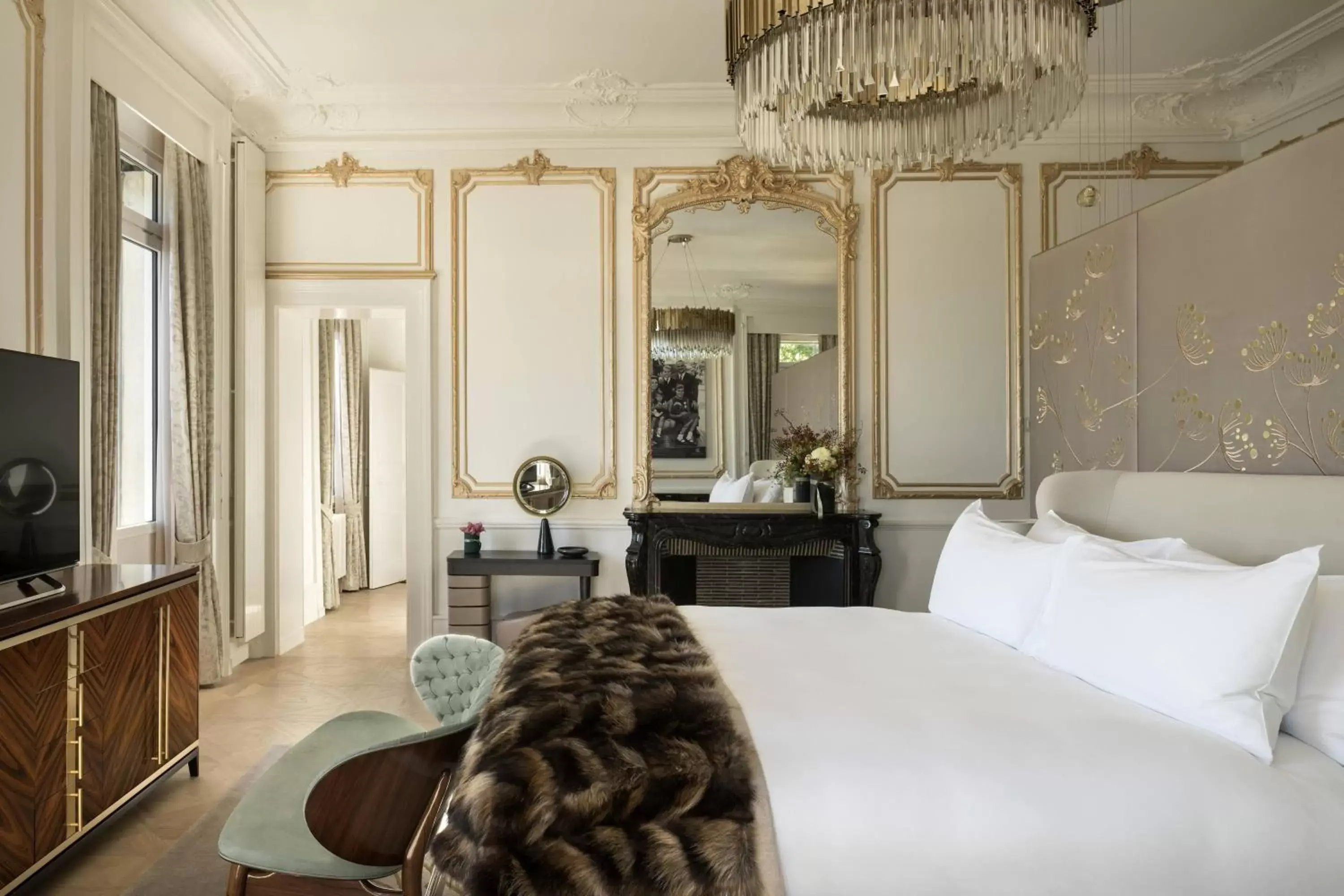 Bedroom, Bed in The Ritz-Carlton Hotel de la Paix, Geneva