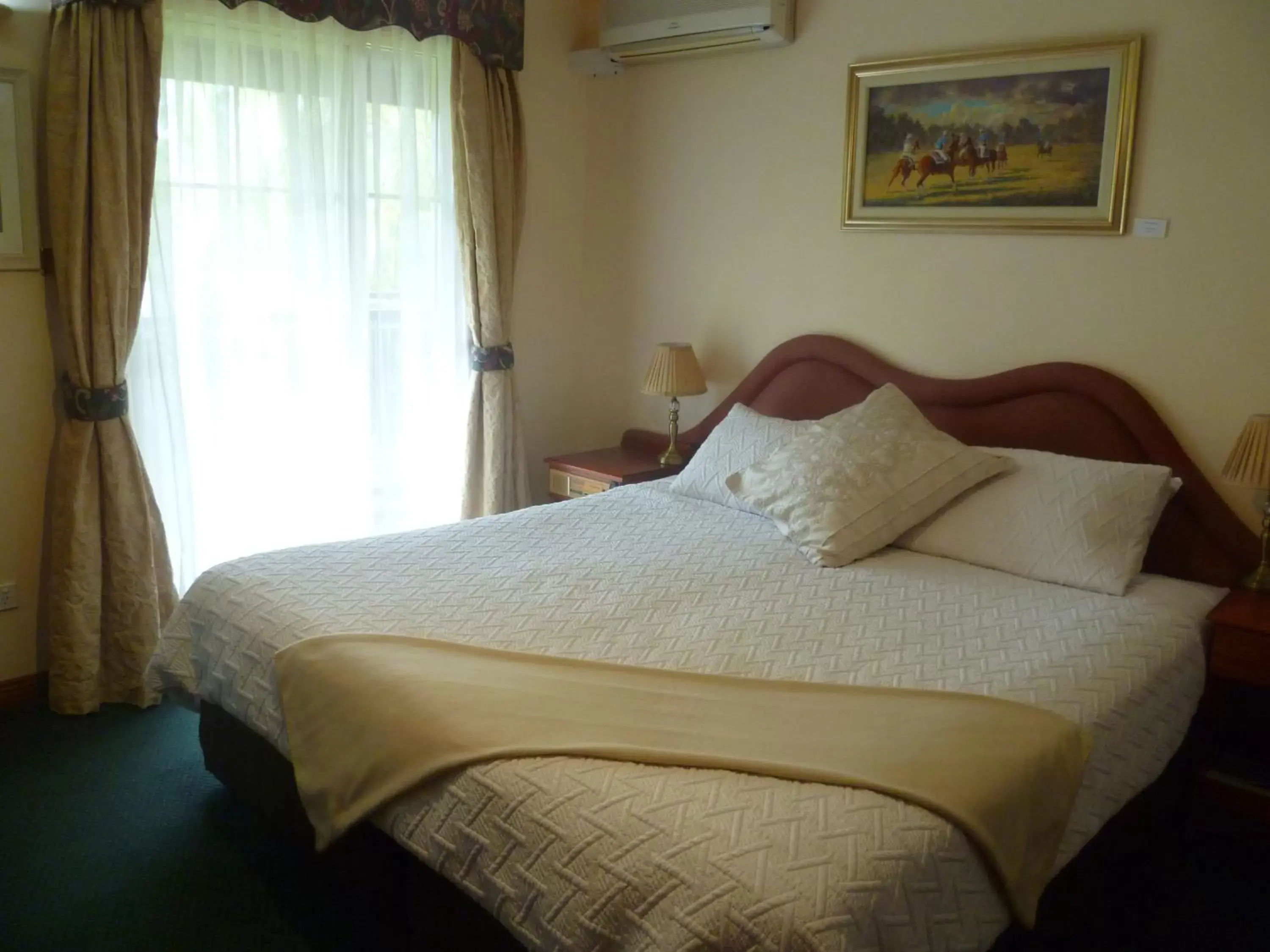 Bed in Oasis Inn Ulladulla