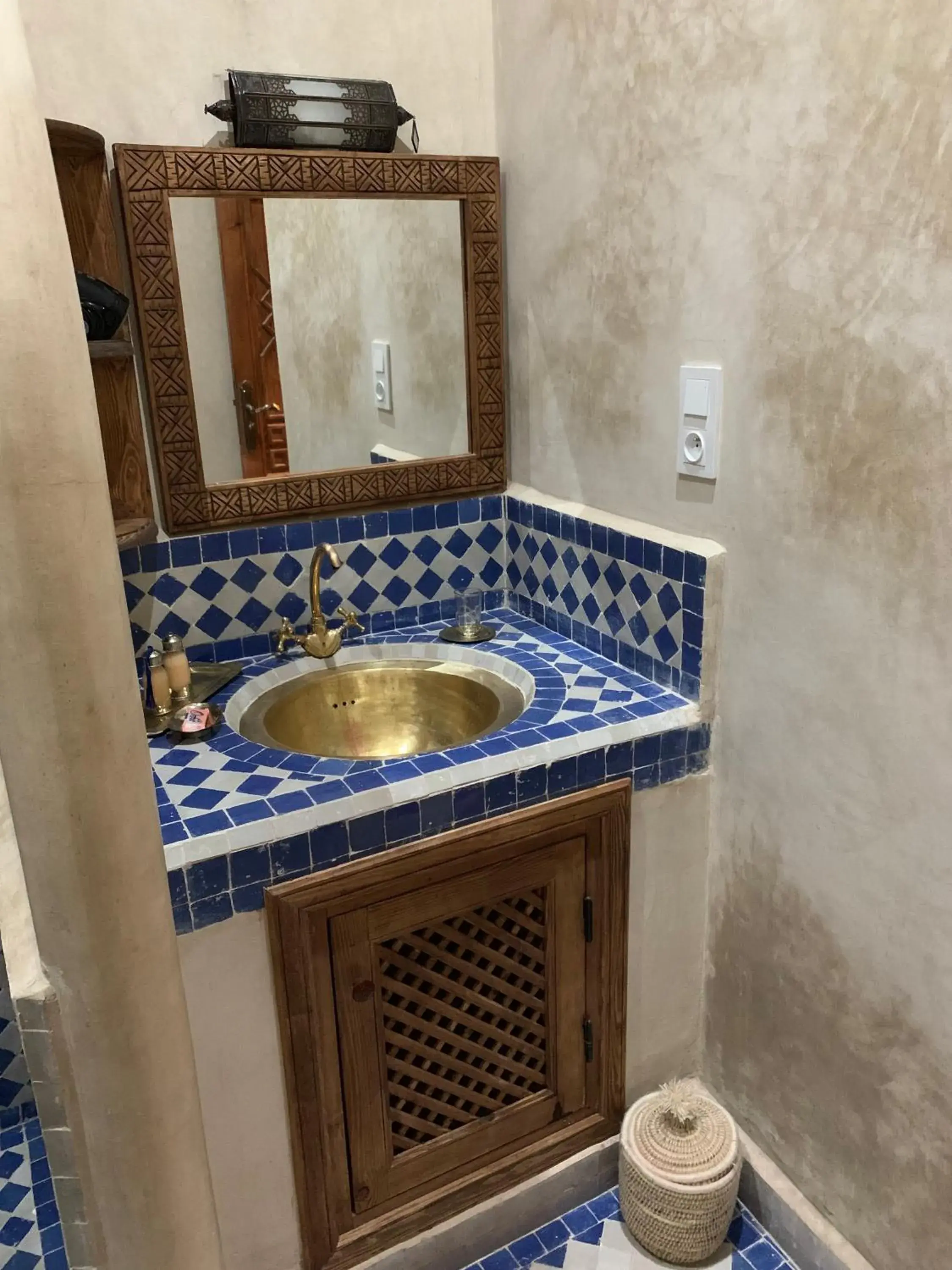 Shower, Bathroom in Riad Abaka hotel & boutique