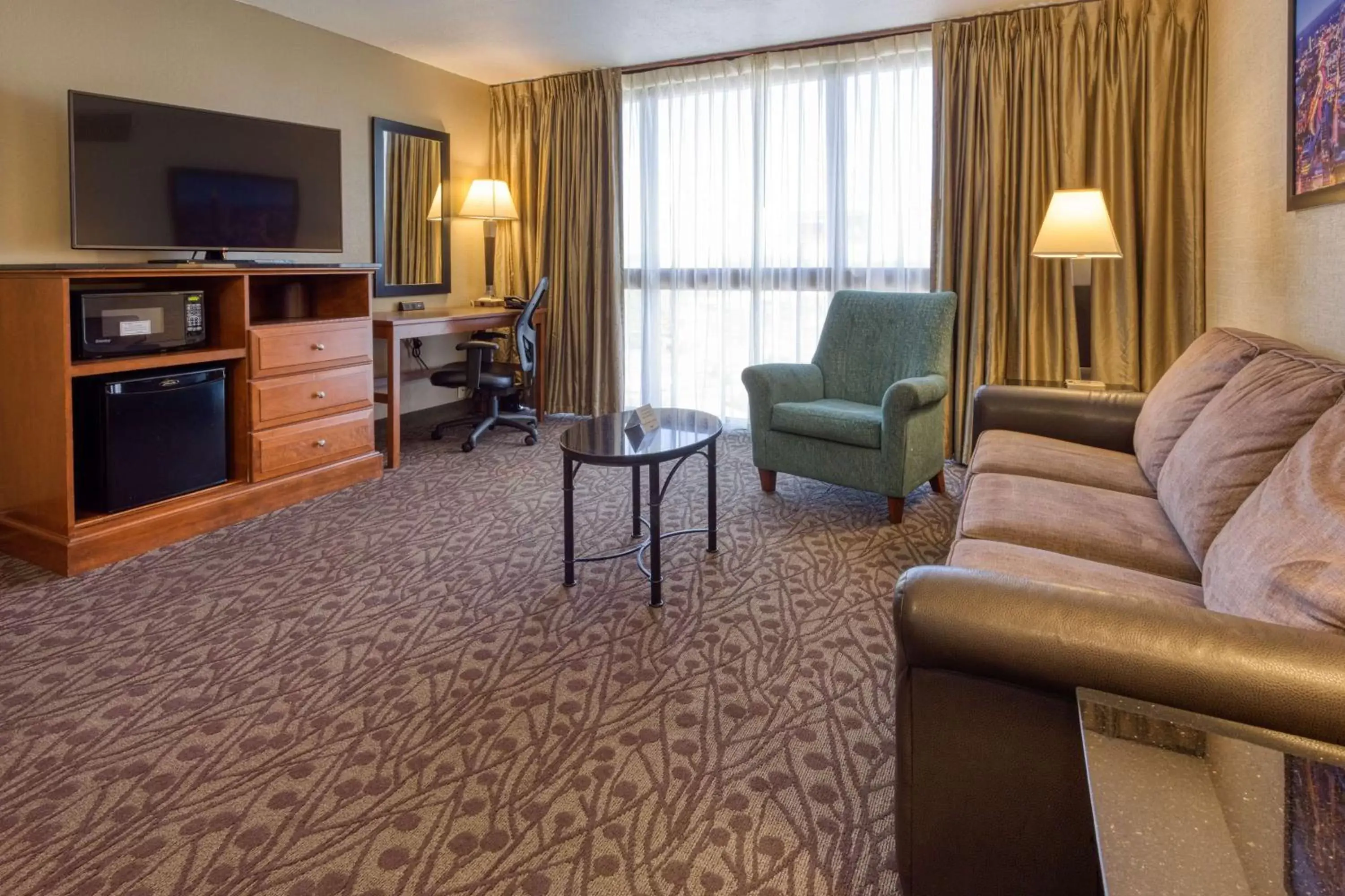 Photo of the whole room in Drury Inn & Suites Atlanta Airport