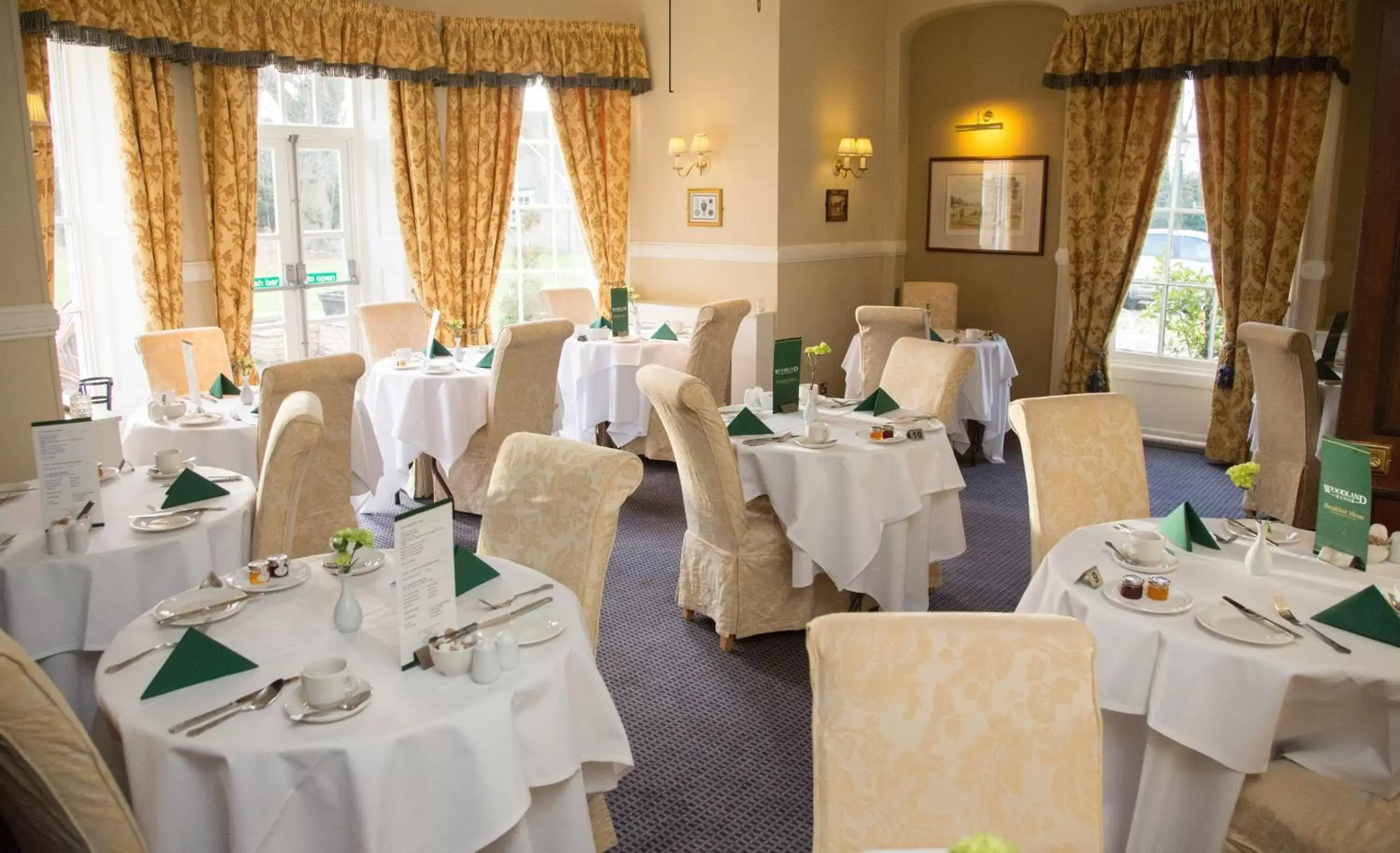 Restaurant/Places to Eat in Woodland Manor Hotel
