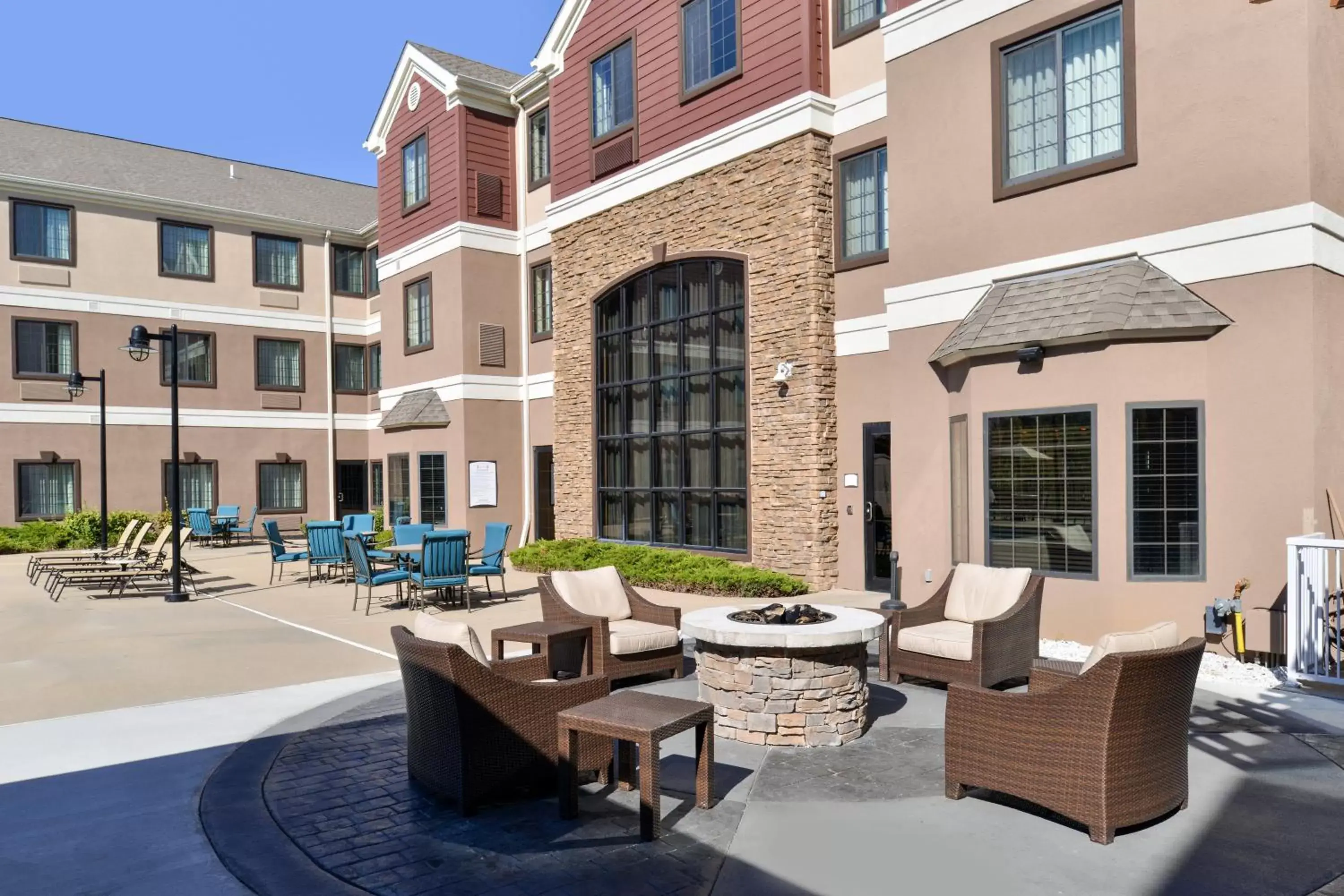 Property building in Staybridge Suites O'Fallon Chesterfield by IHG Property building in Staybridge Suites O'Fallon Chesterfield by IHG