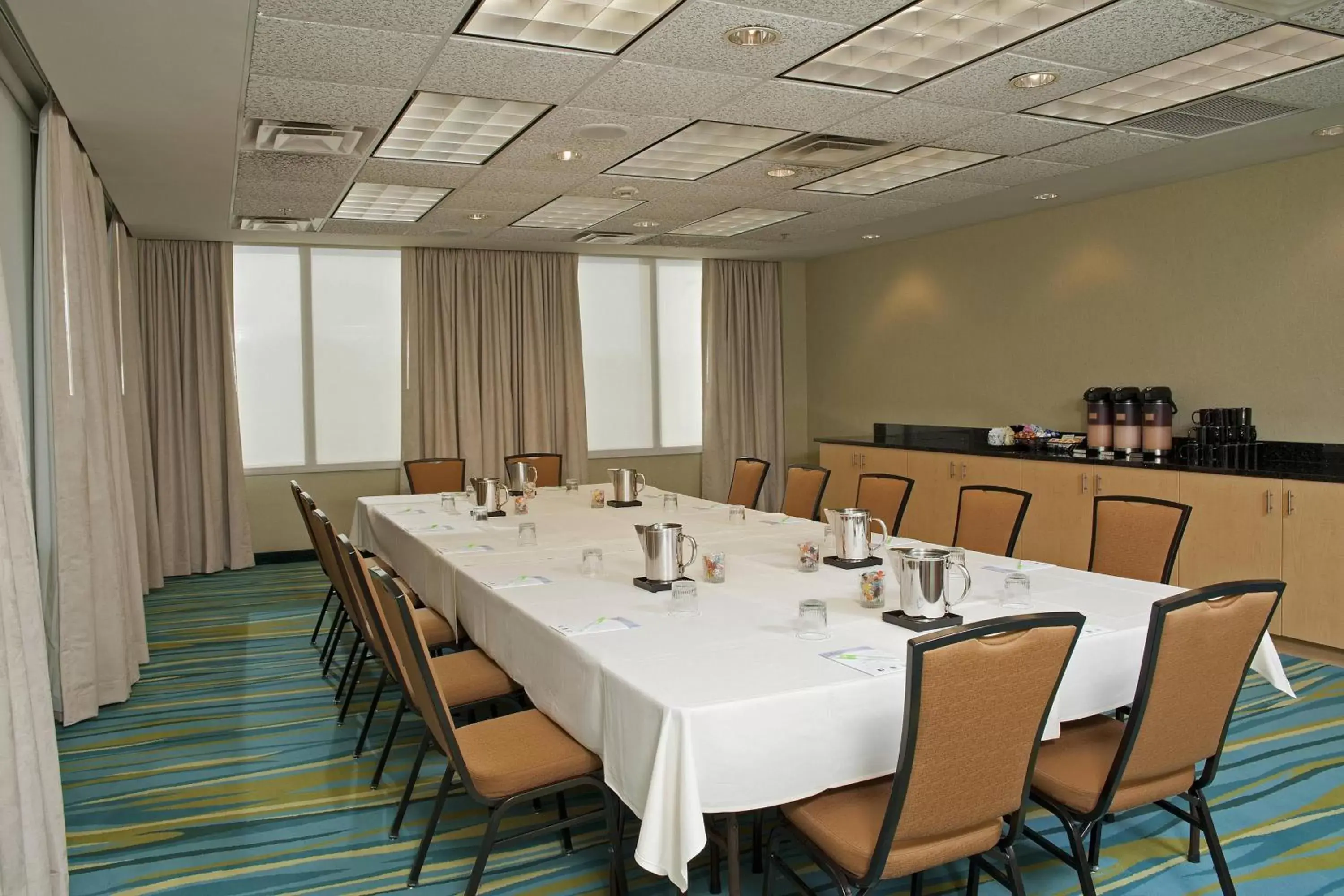 Meeting/conference room in SpringHill Suites by Marriott Chicago O'Hare