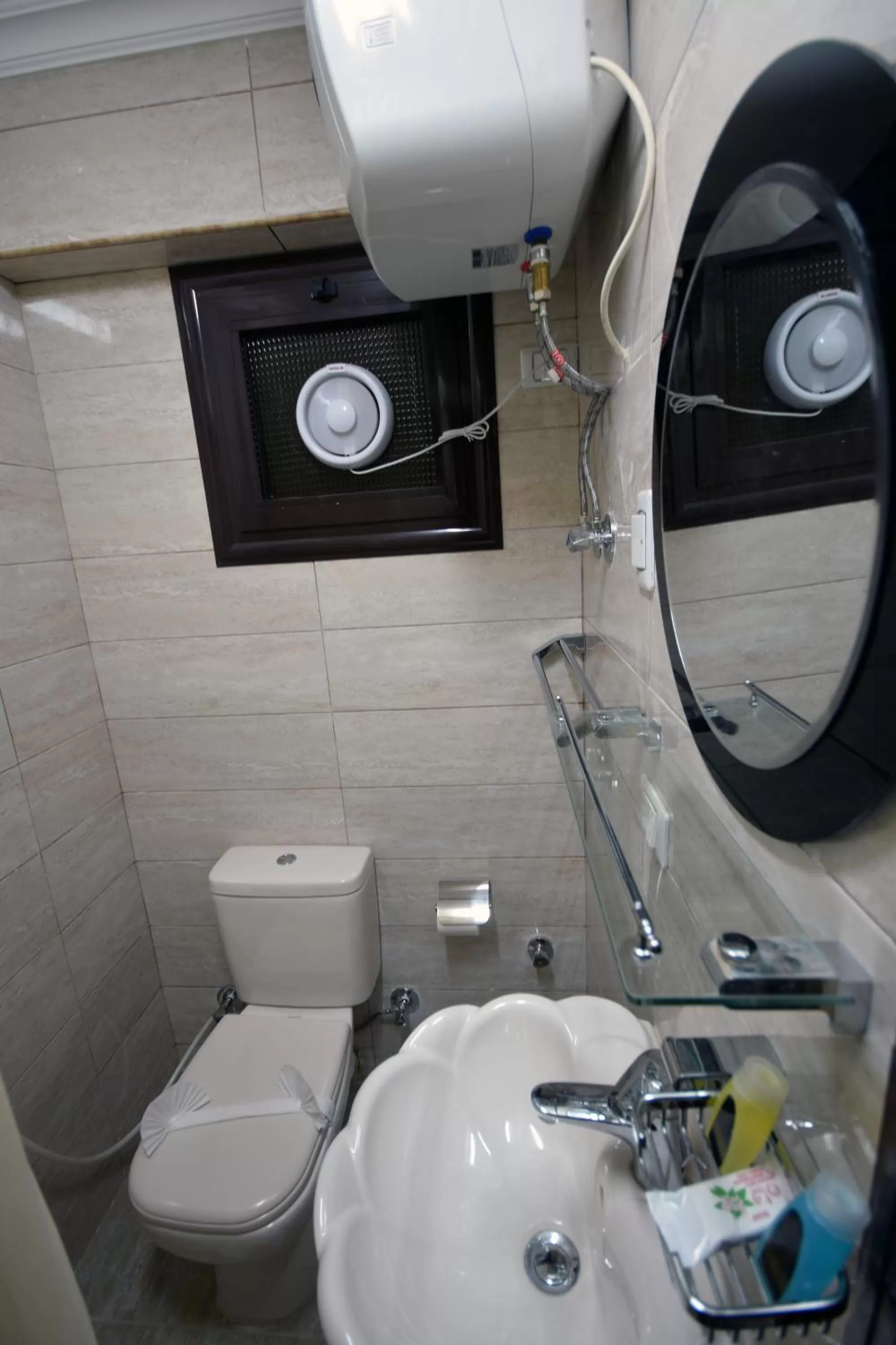 Bathroom in Amin Hotel