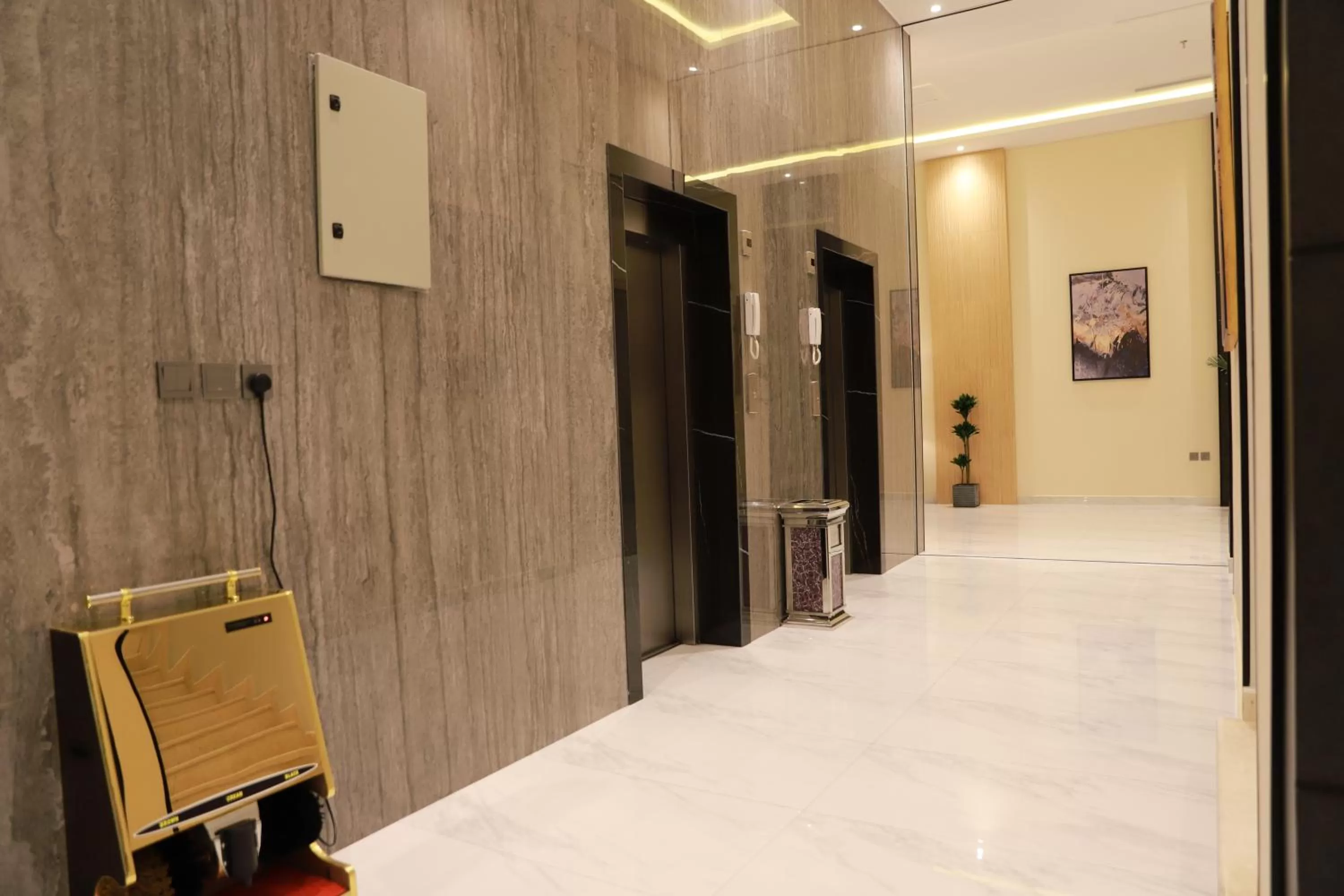 elevator in Tulip View Hotel