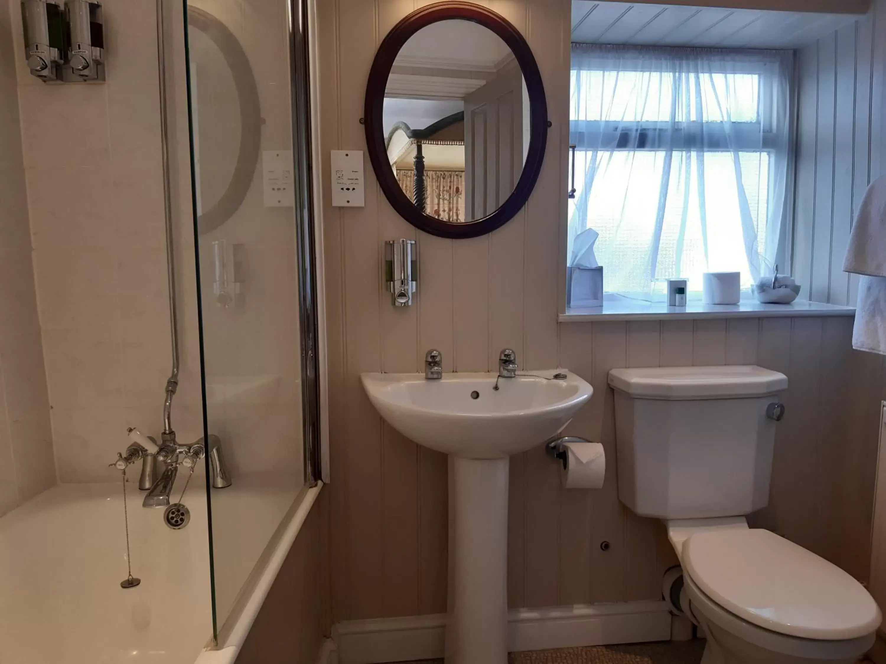 Bathroom in The Swan Hotel, Wells, Somerset