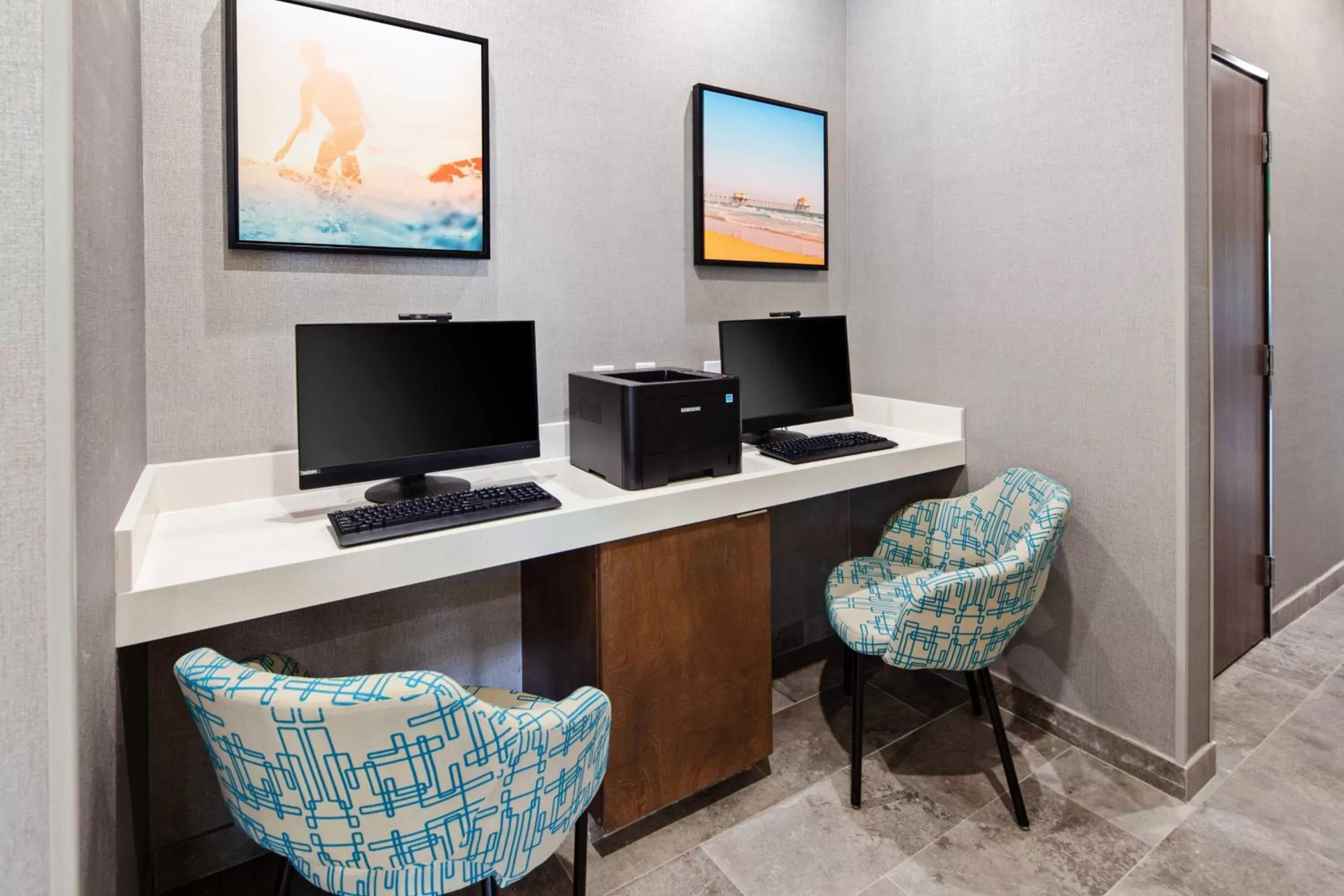 Business facilities in SpringHill Suites by Marriott Escondido Downtown