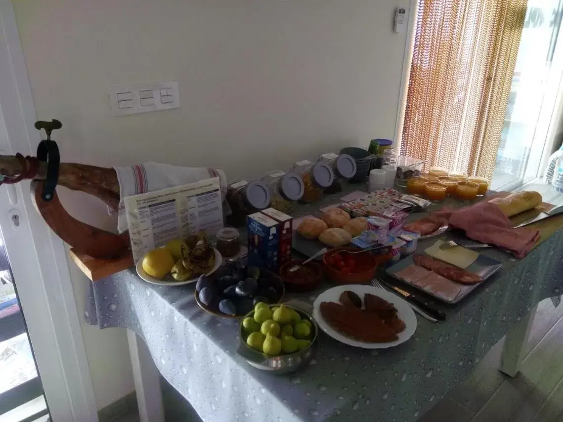 Breakfast in Casa Pasamee