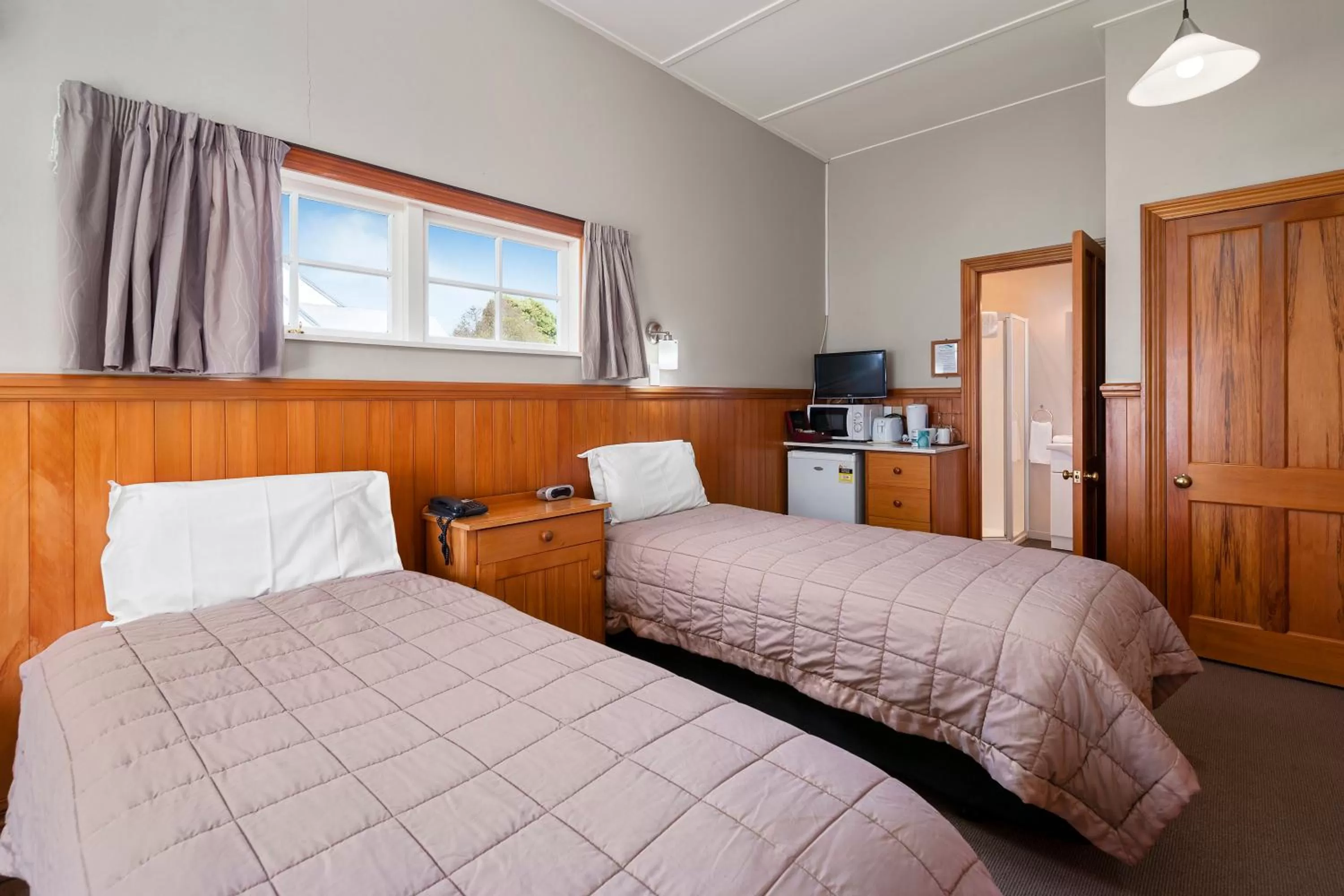 Bedroom, Bed in Huka Falls Resort
