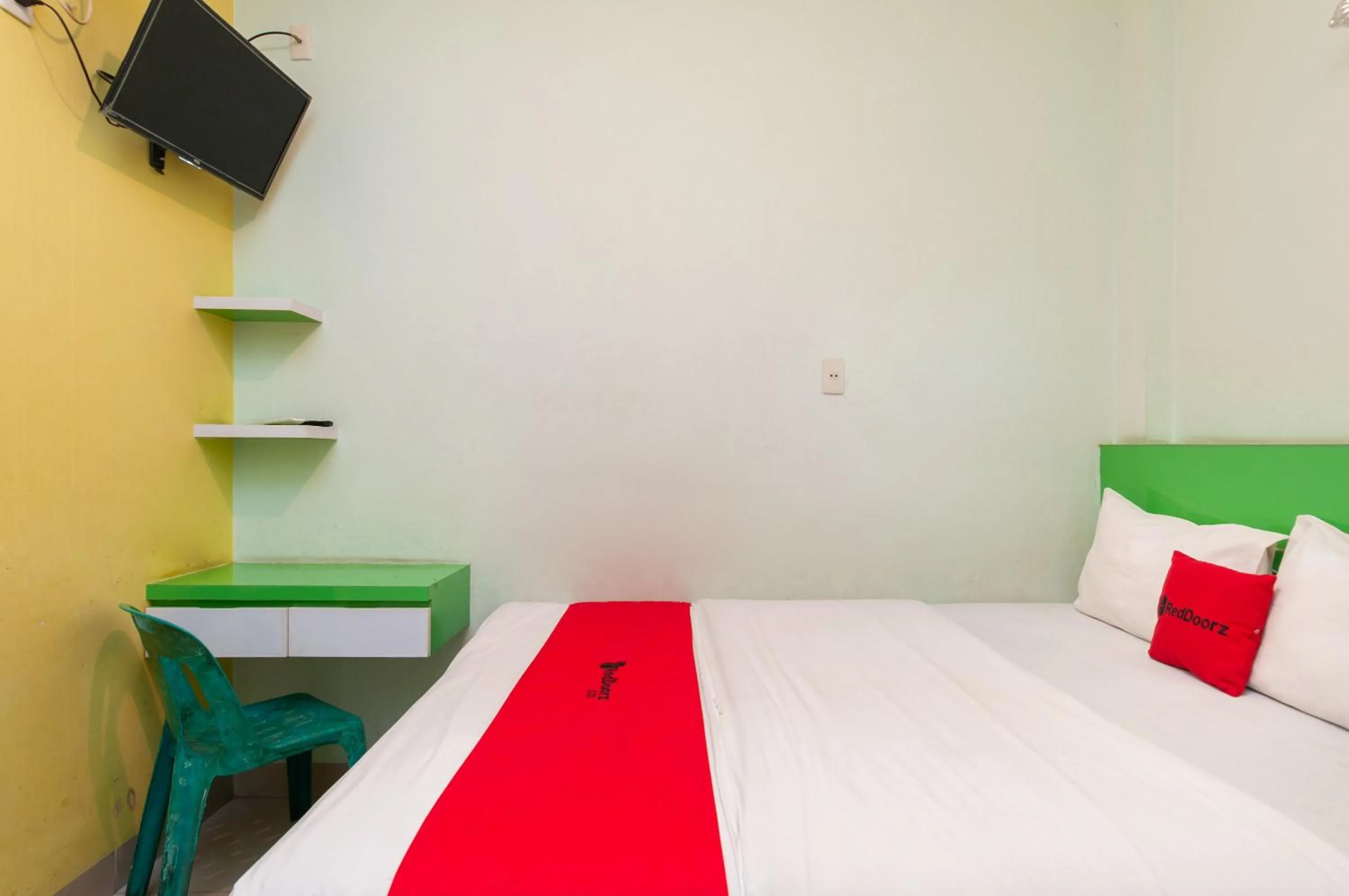 Standard Double Room in OYO 1763 Dinda Residence Syariah