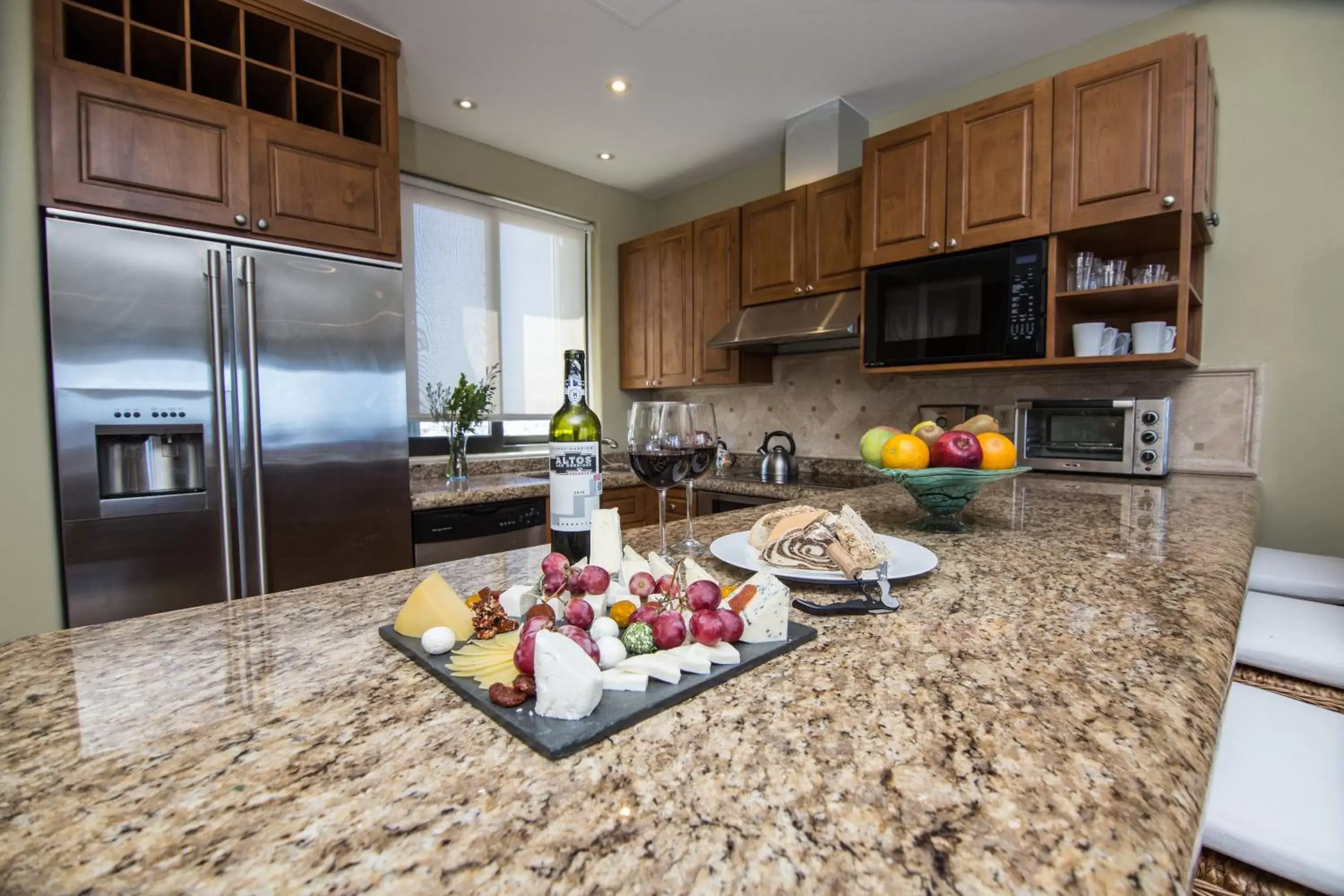 Kitchen or kitchenette, Kitchen/Kitchenette in Alegranza Luxury Resort - All Master Suite