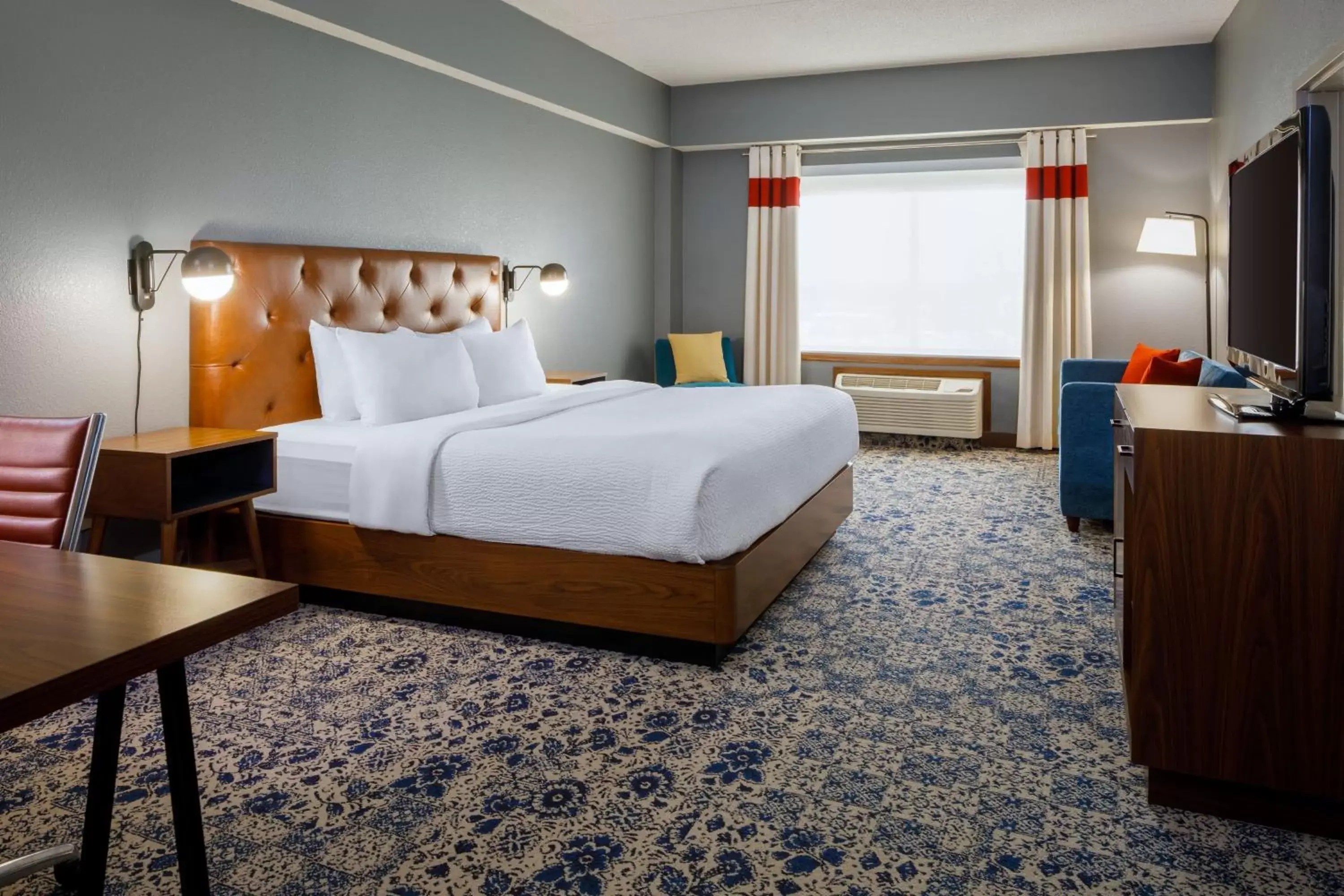 Bedroom, Bed in Four Points by Sheraton Louisville Airport