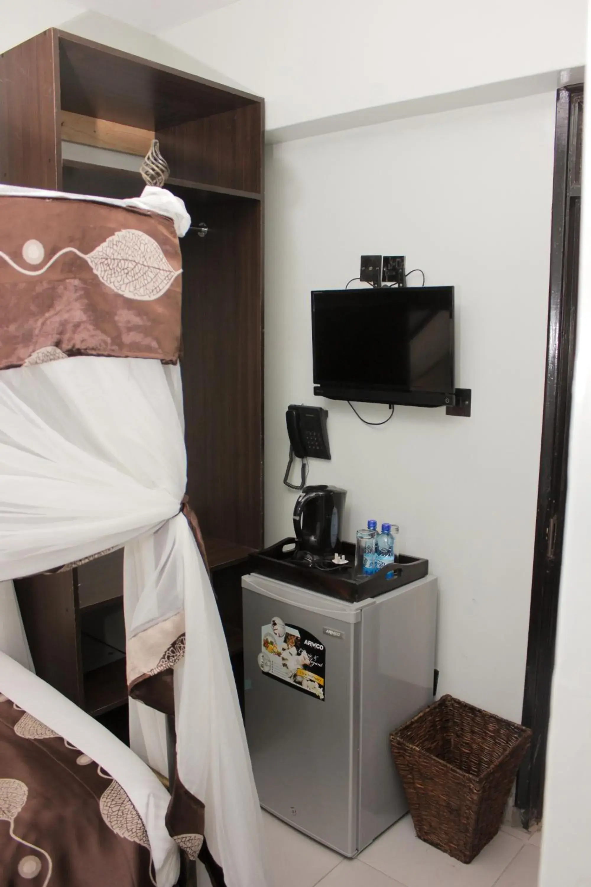 Bedroom, TV/Entertainment Center in Hadassah Hotel