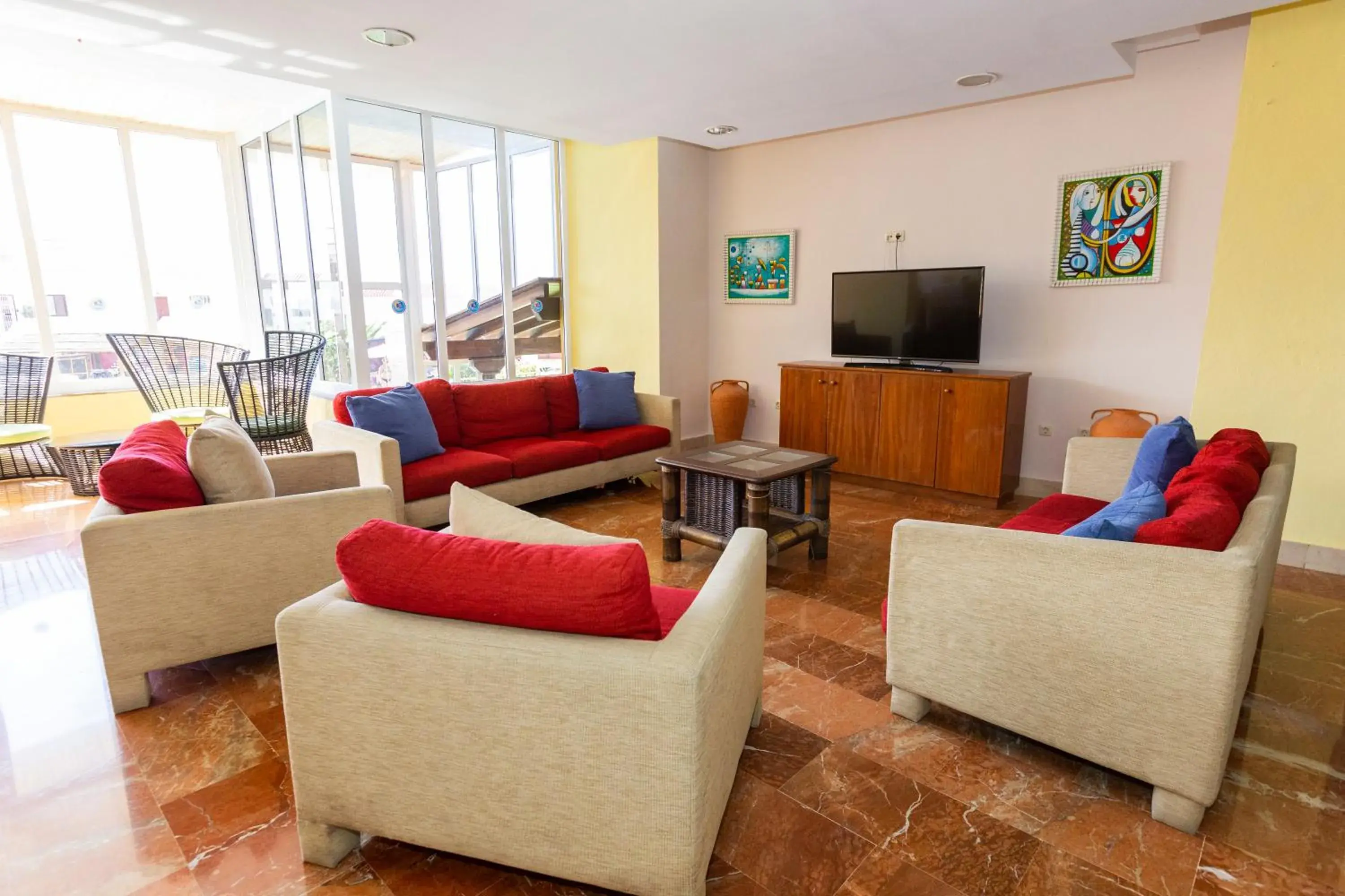 Communal lounge/ TV room, Seating Area in Villa De Adeje Beach