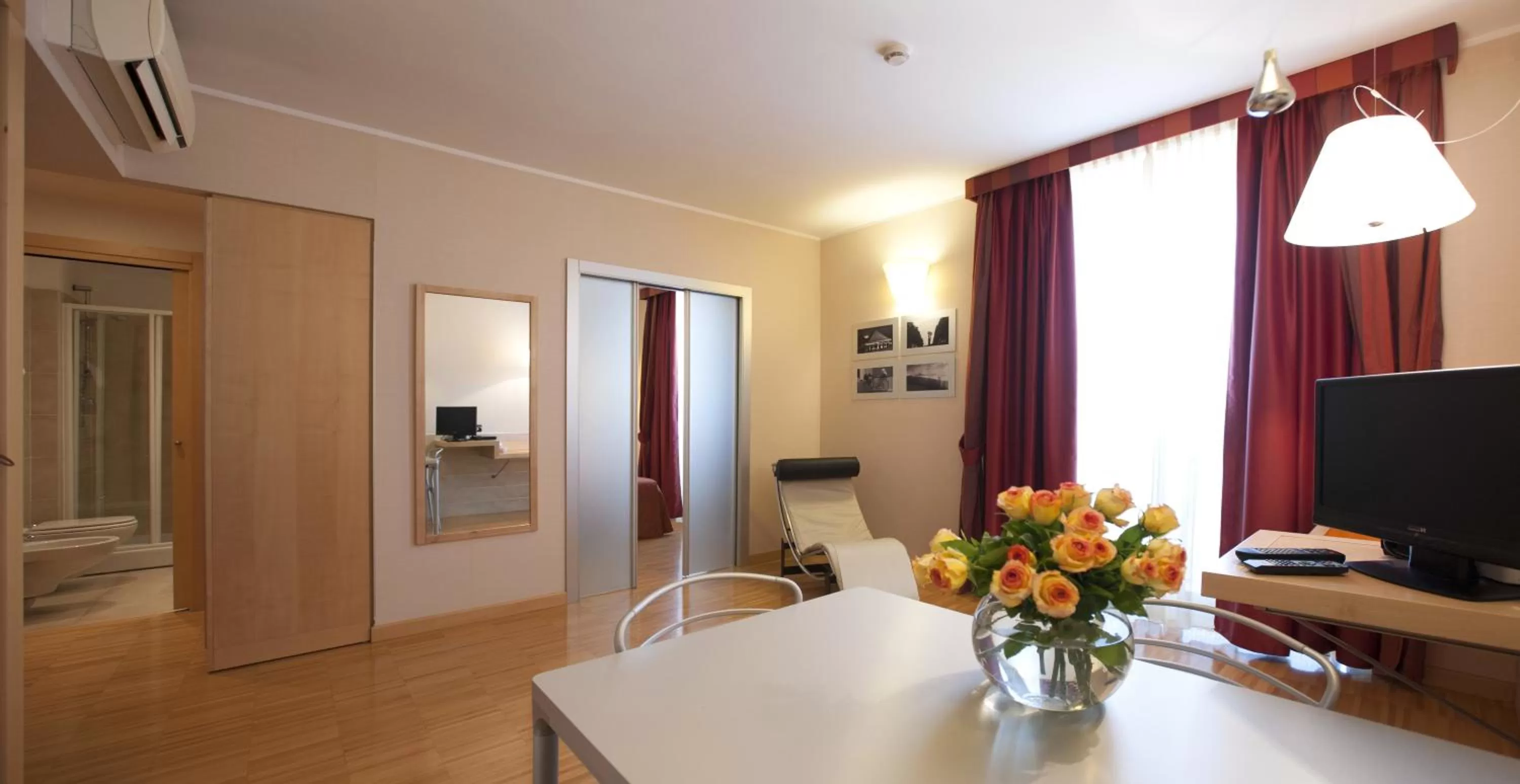 Photo of the whole room in AlbaResidence Masera26