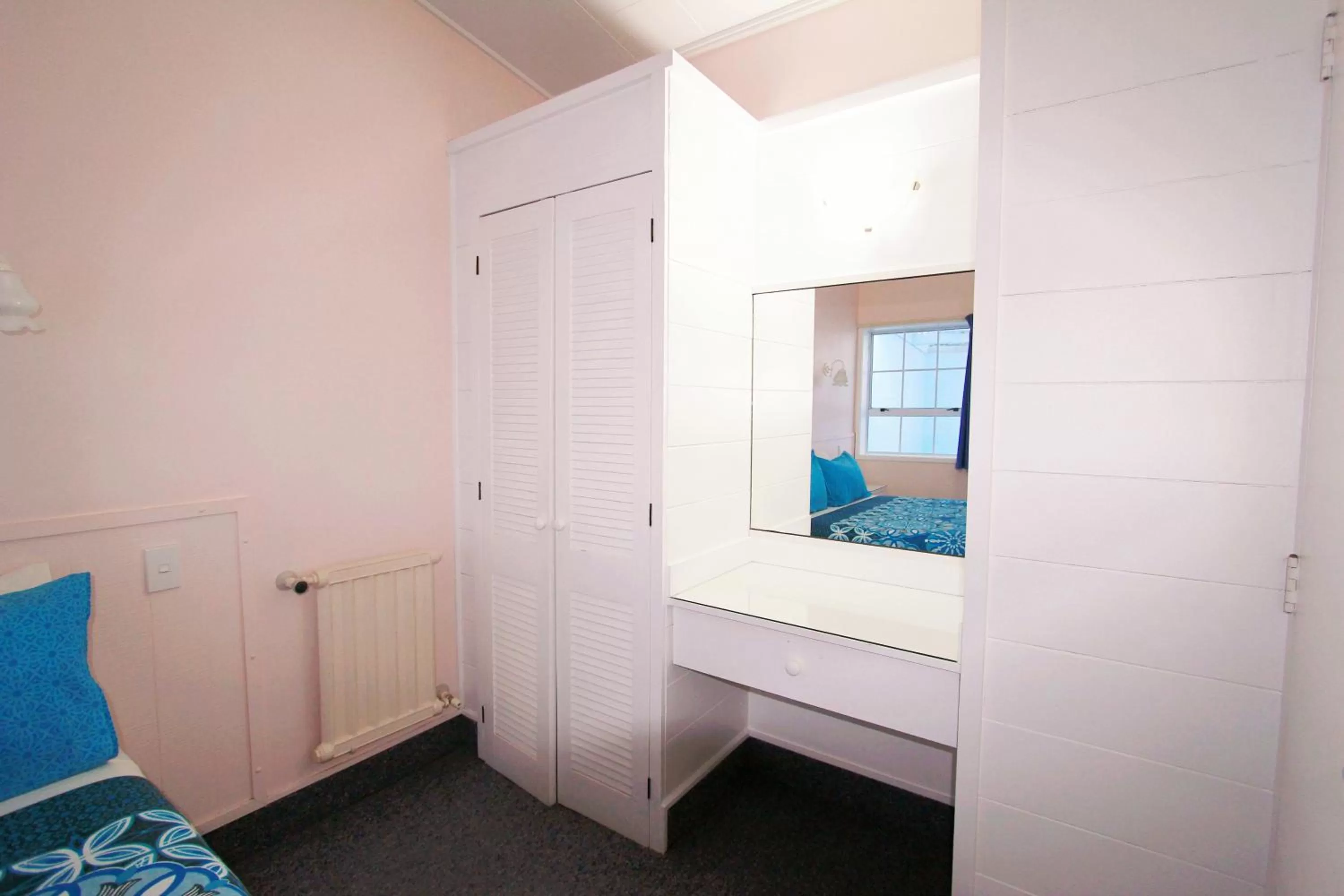 Decorative detail in Golden Glow Motel