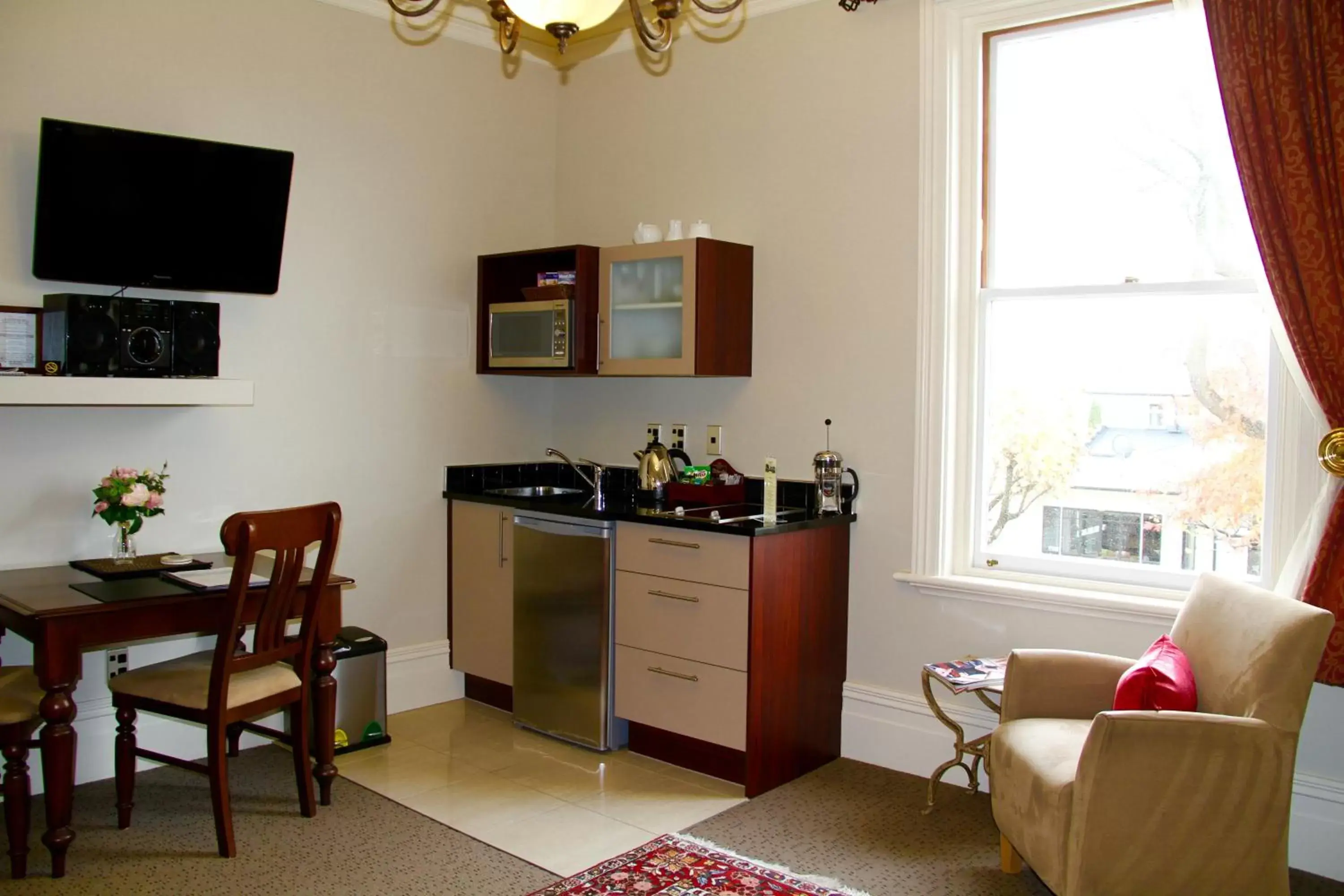 TV/Entertainment Center in Merivale Manor