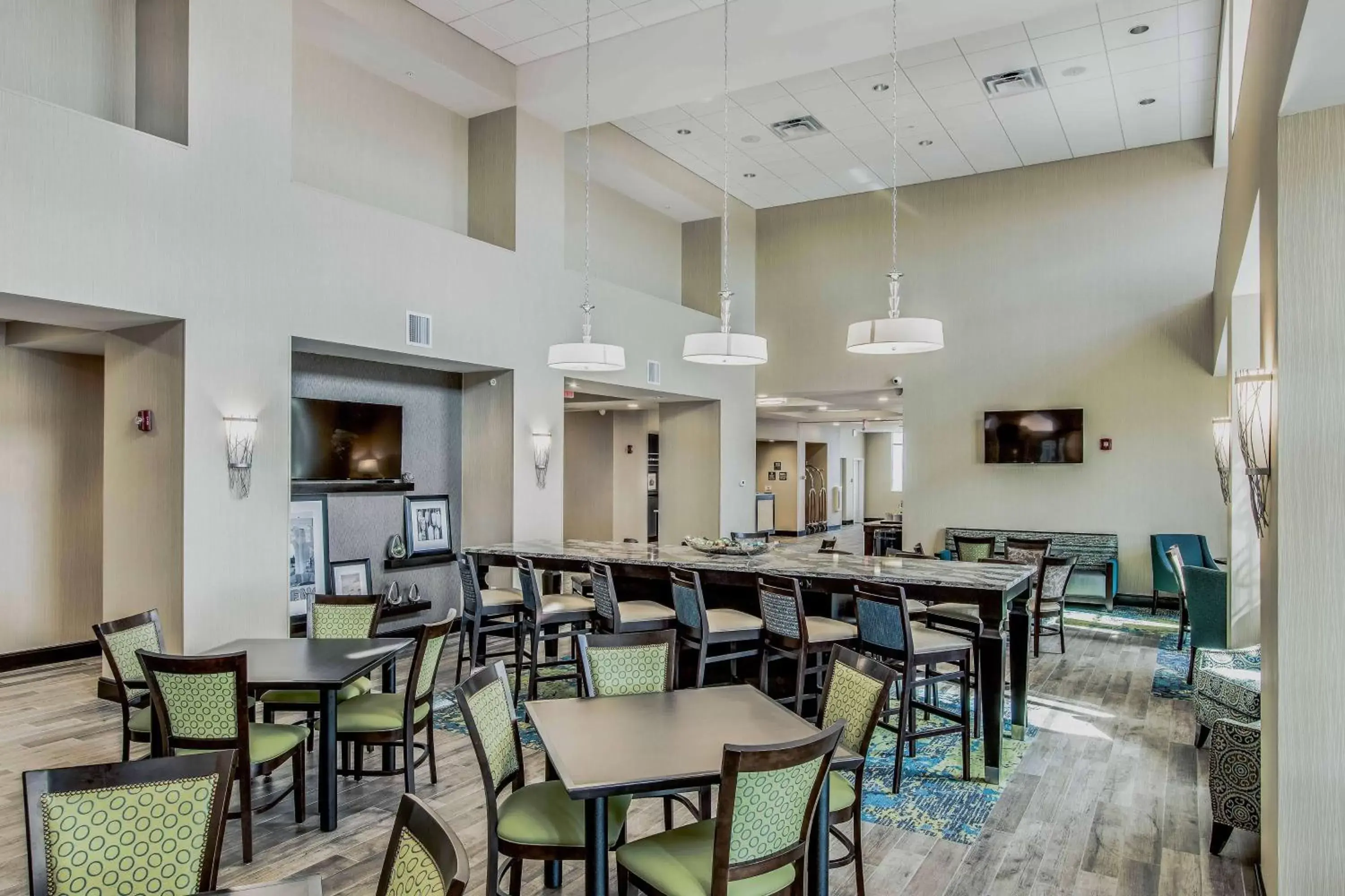 Restaurant/Places to Eat in Hampton Inn and Suites Clearwater Beach