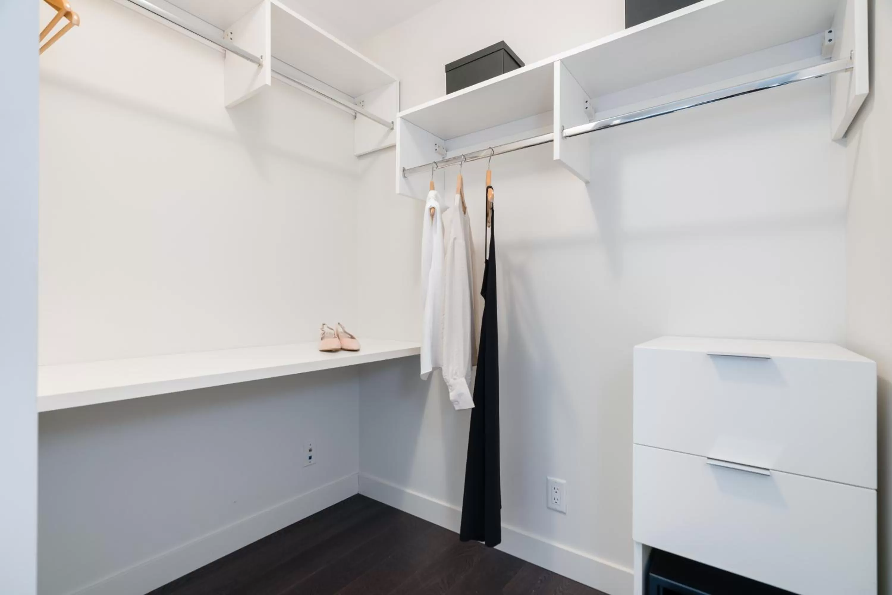 storage in Level Vancouver Yaletown - Seymour