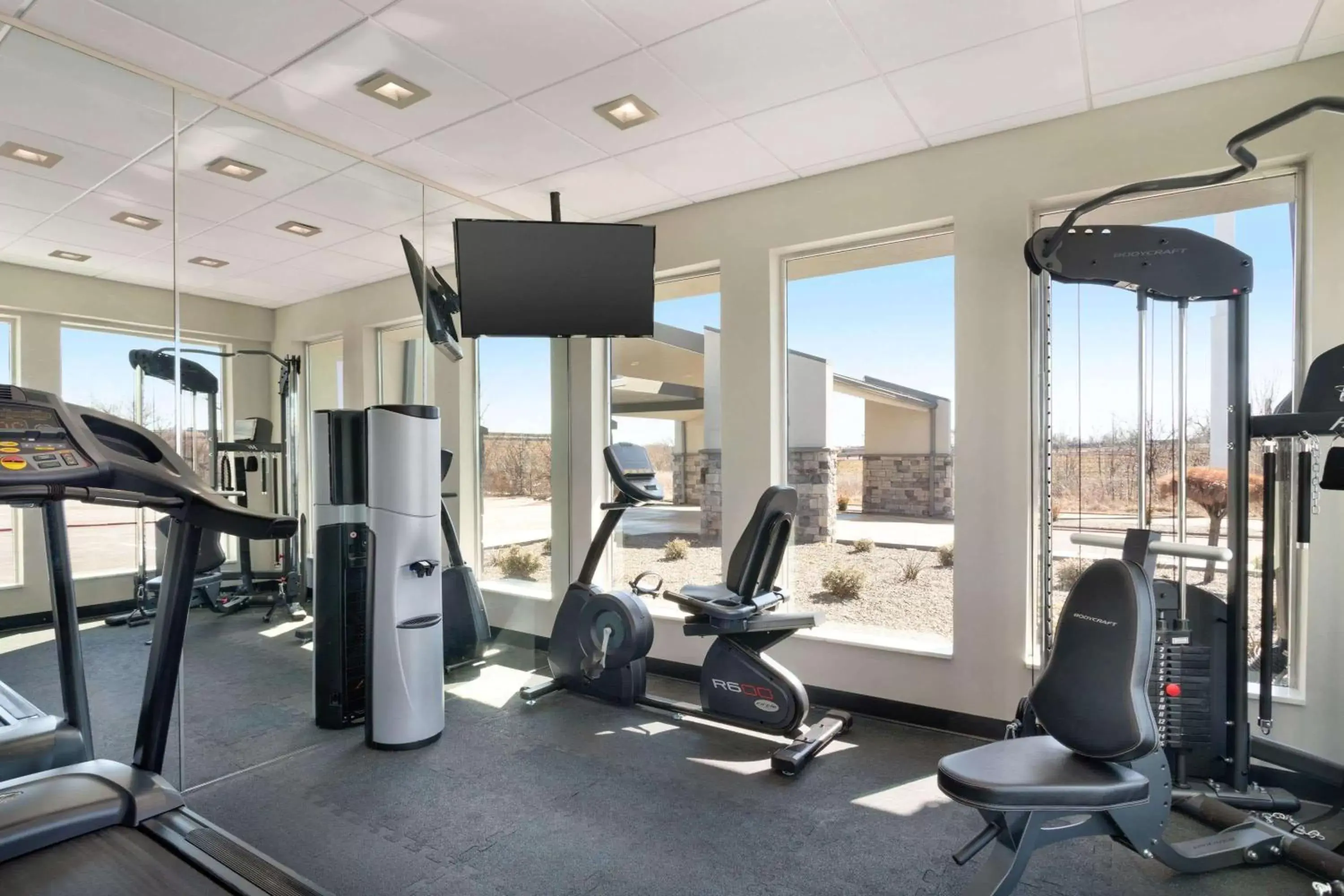 Fitness centre/facilities, Fitness Center/Facilities in Baymont Inn & Suites Shawnee