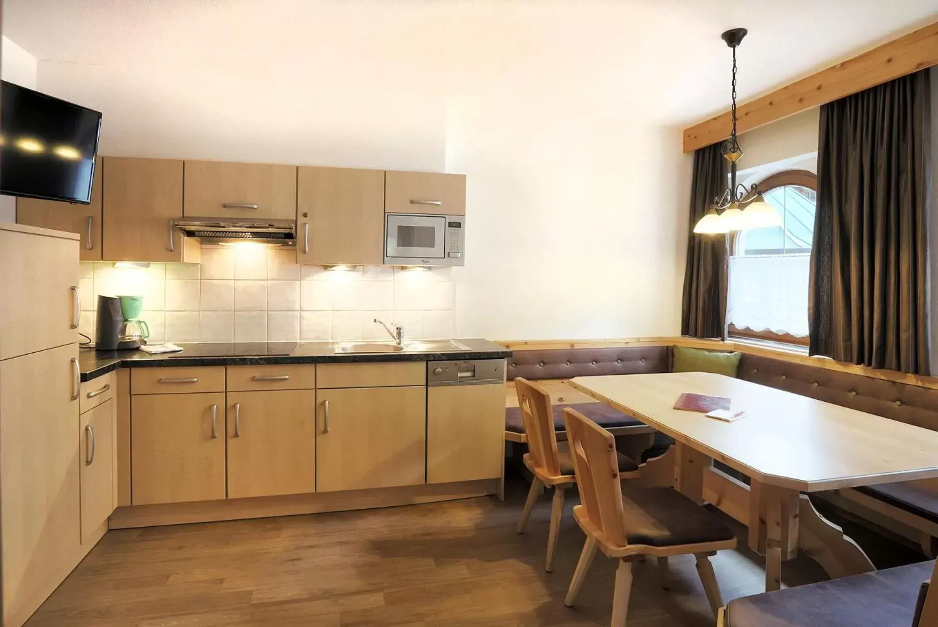 Property building, Kitchen/Kitchenette in Aktivhotel Waldhof