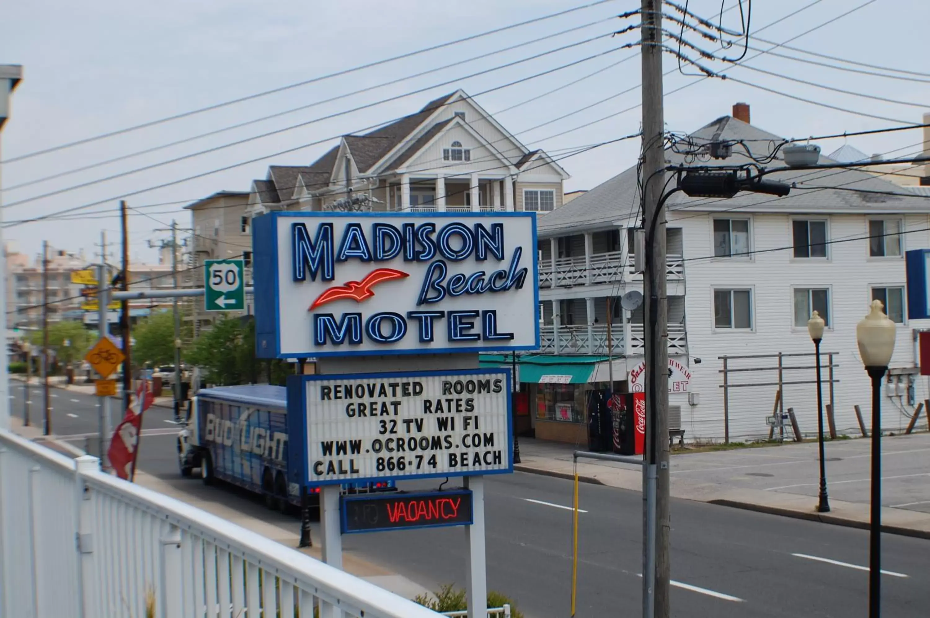 Area and facilities in Madison Beach Motel