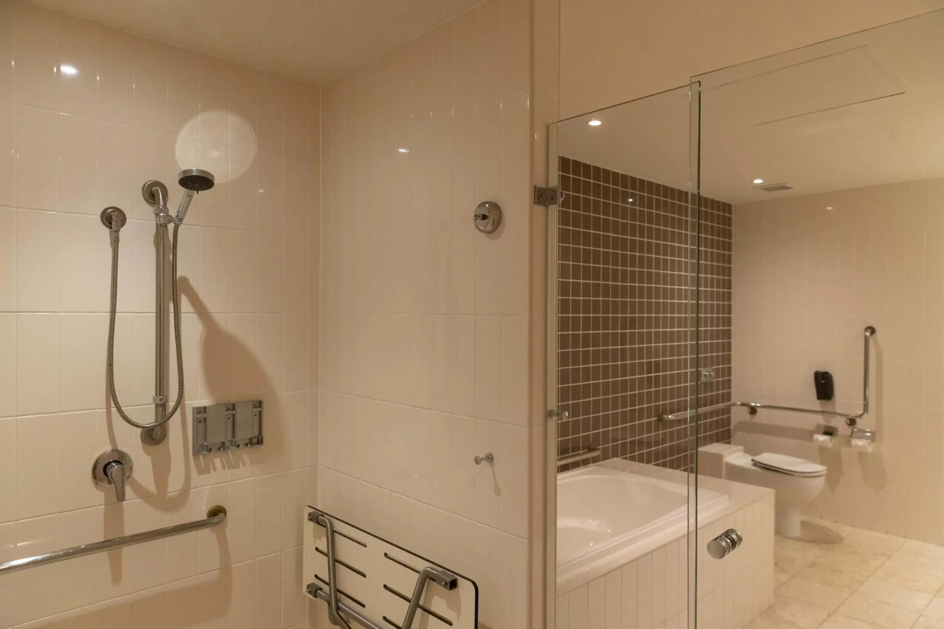 Shower, Bathroom in Mindil Beach Casino Resort