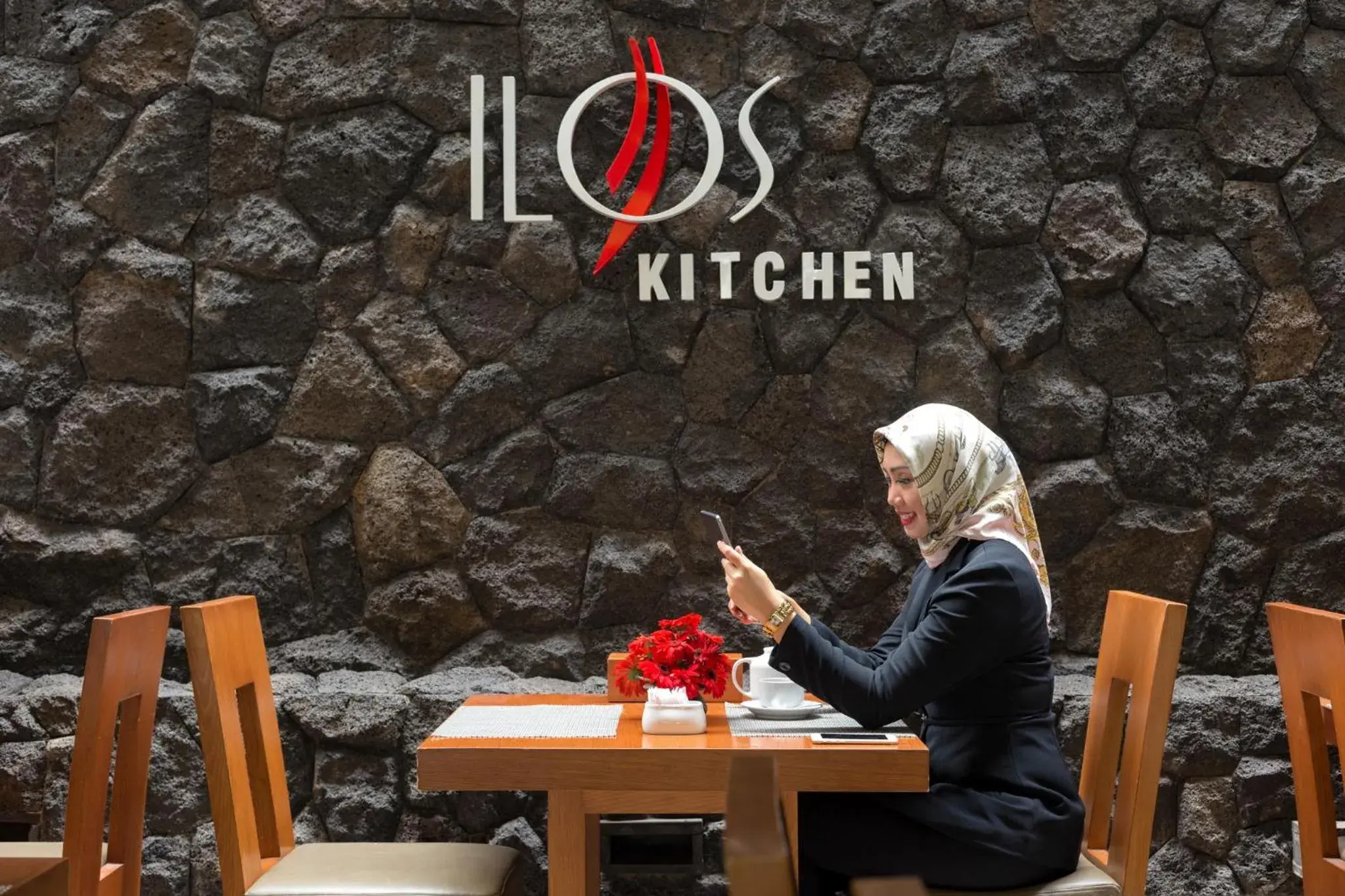 Restaurant/places to eat in Hotel Ilos