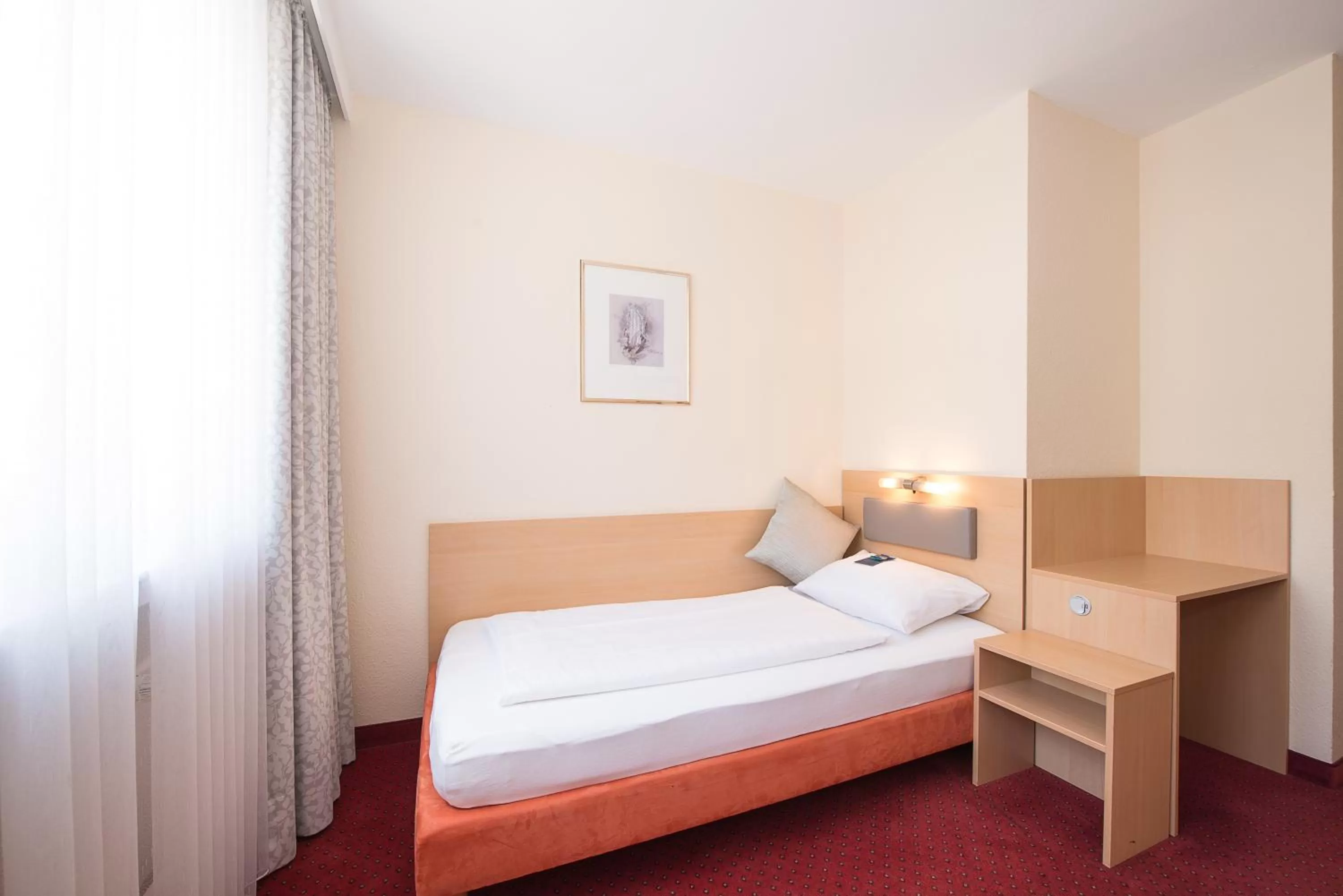 Photo of the whole room, Bed in Comfort Garni Stadtzentrum Hotel