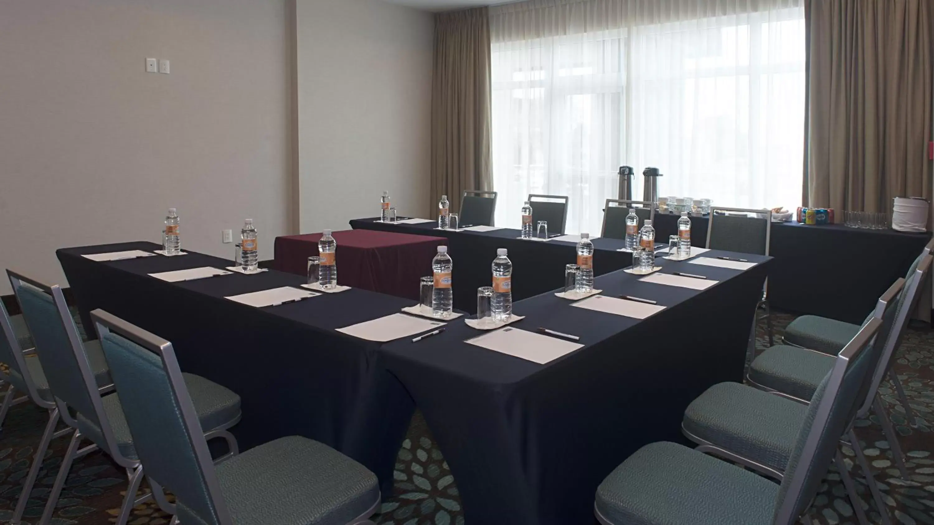 Meeting/conference room in Staybridge Suites Puebla, an IHG Hotel