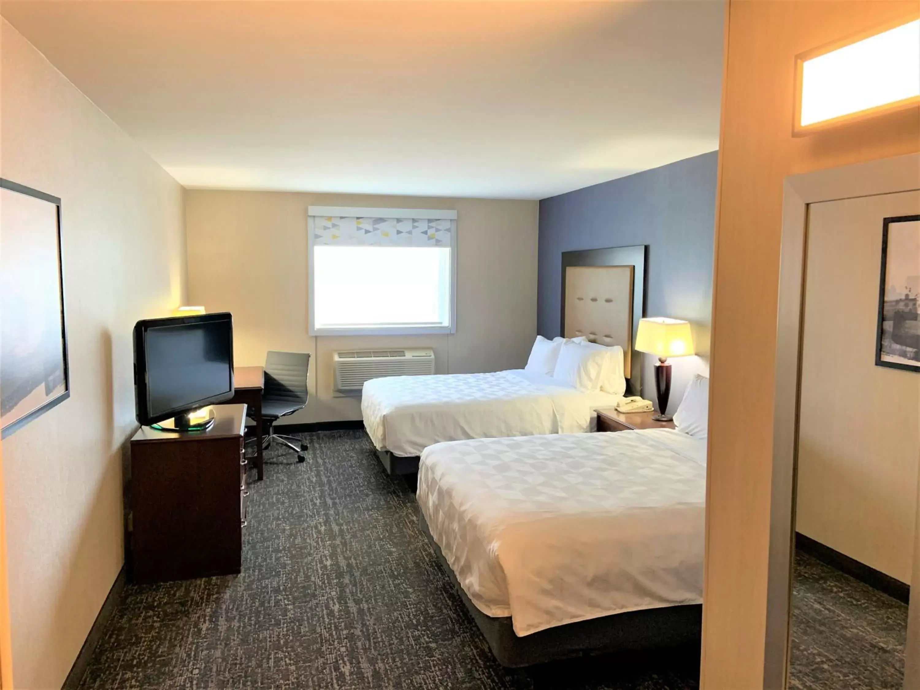 Photo of the whole room in Holiday Inn & Suites Chicago-Carol Stream Wheaton, an IHG Hotel