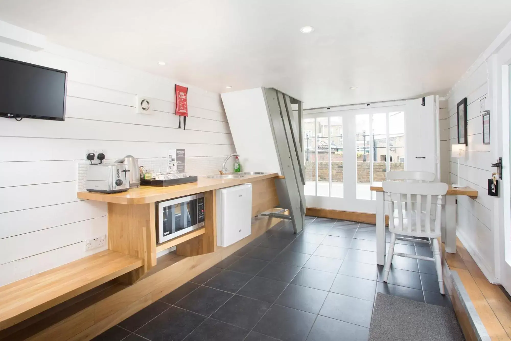 Kitchen/Kitchenette in Whitstable Fisherman's Huts