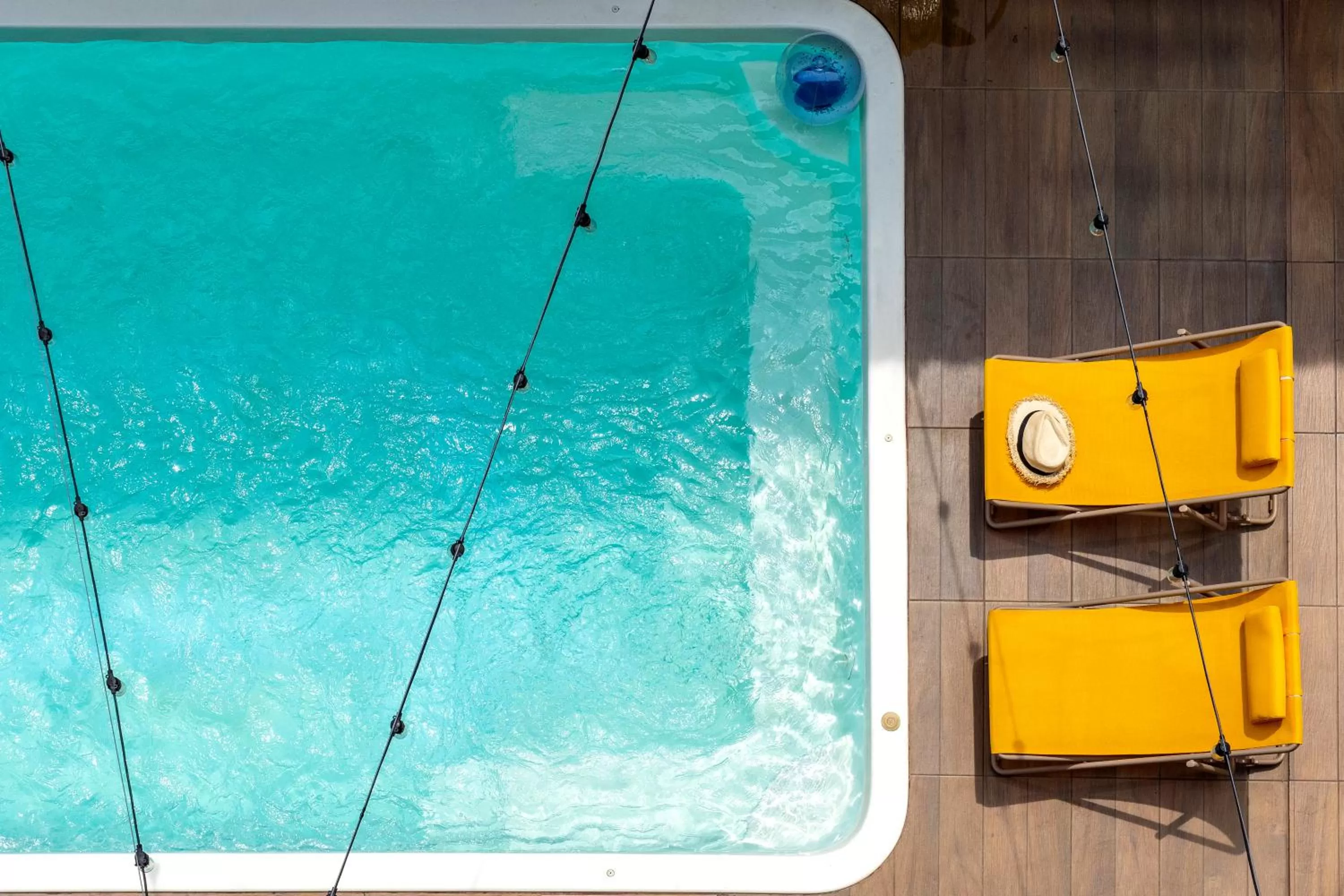 Swimming pool in Nest by Sangob