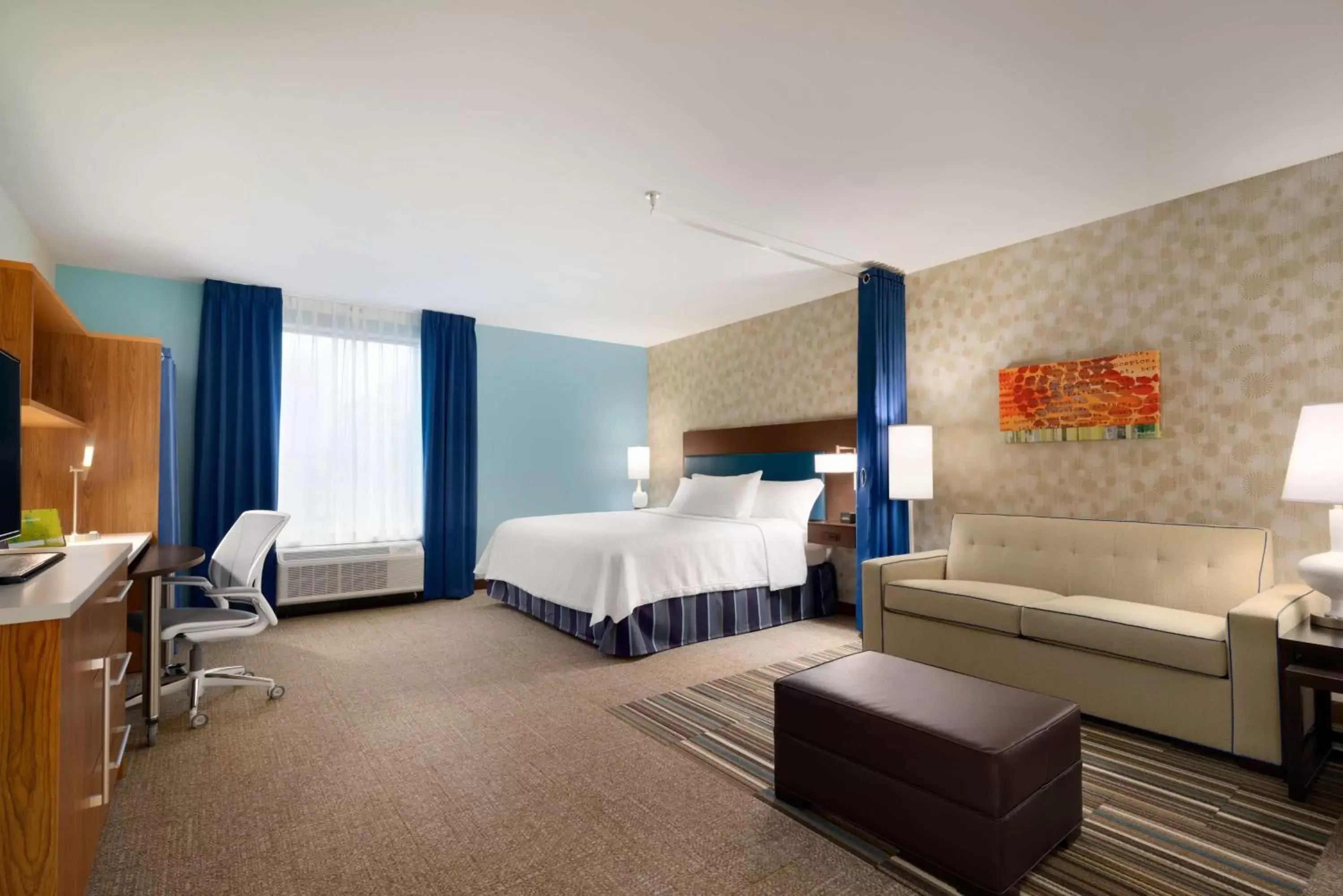 Bedroom, Bed in Home2 Suites By Hilton Joliet Plainfield