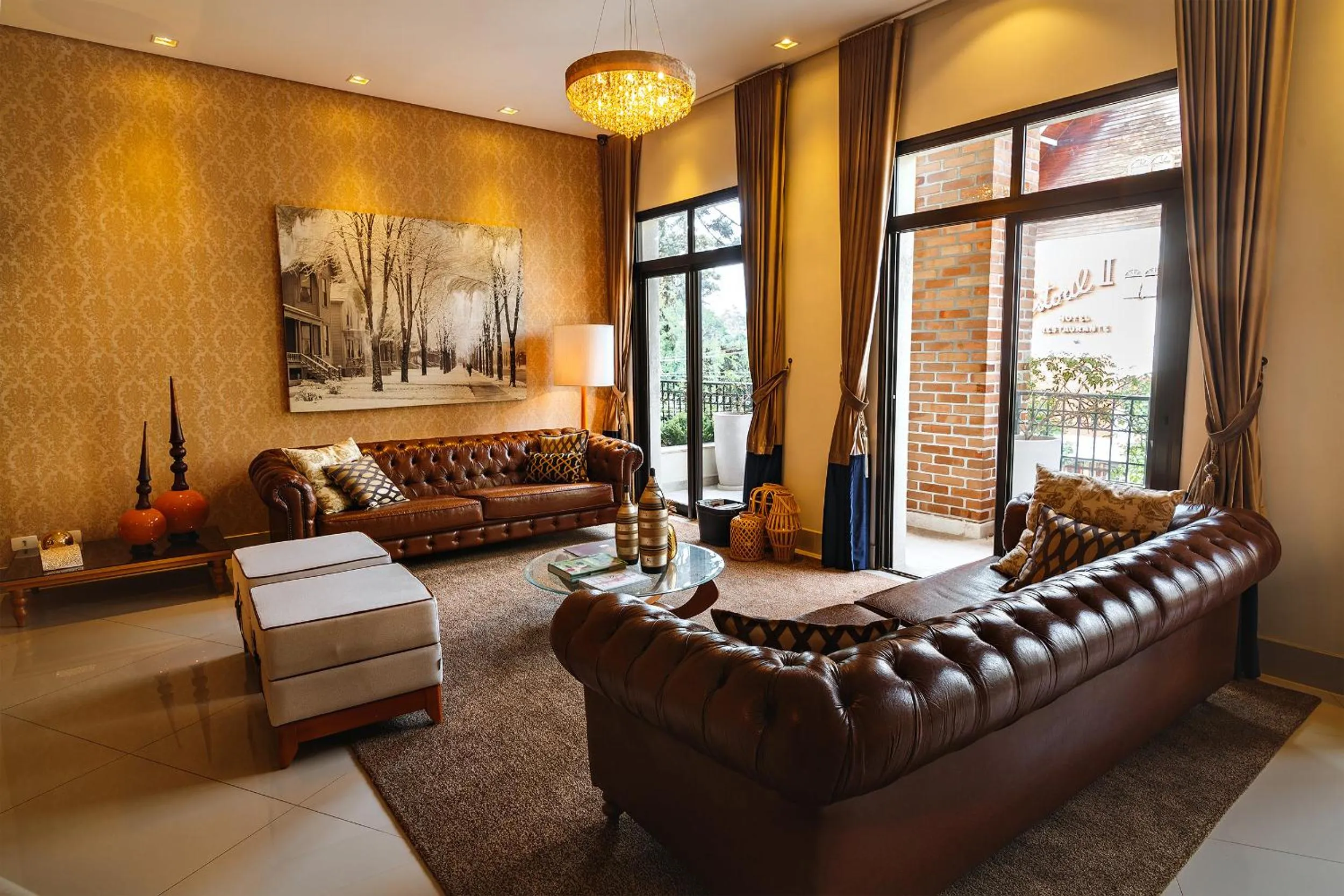 Communal lounge/ TV room in Pousada Luis XV