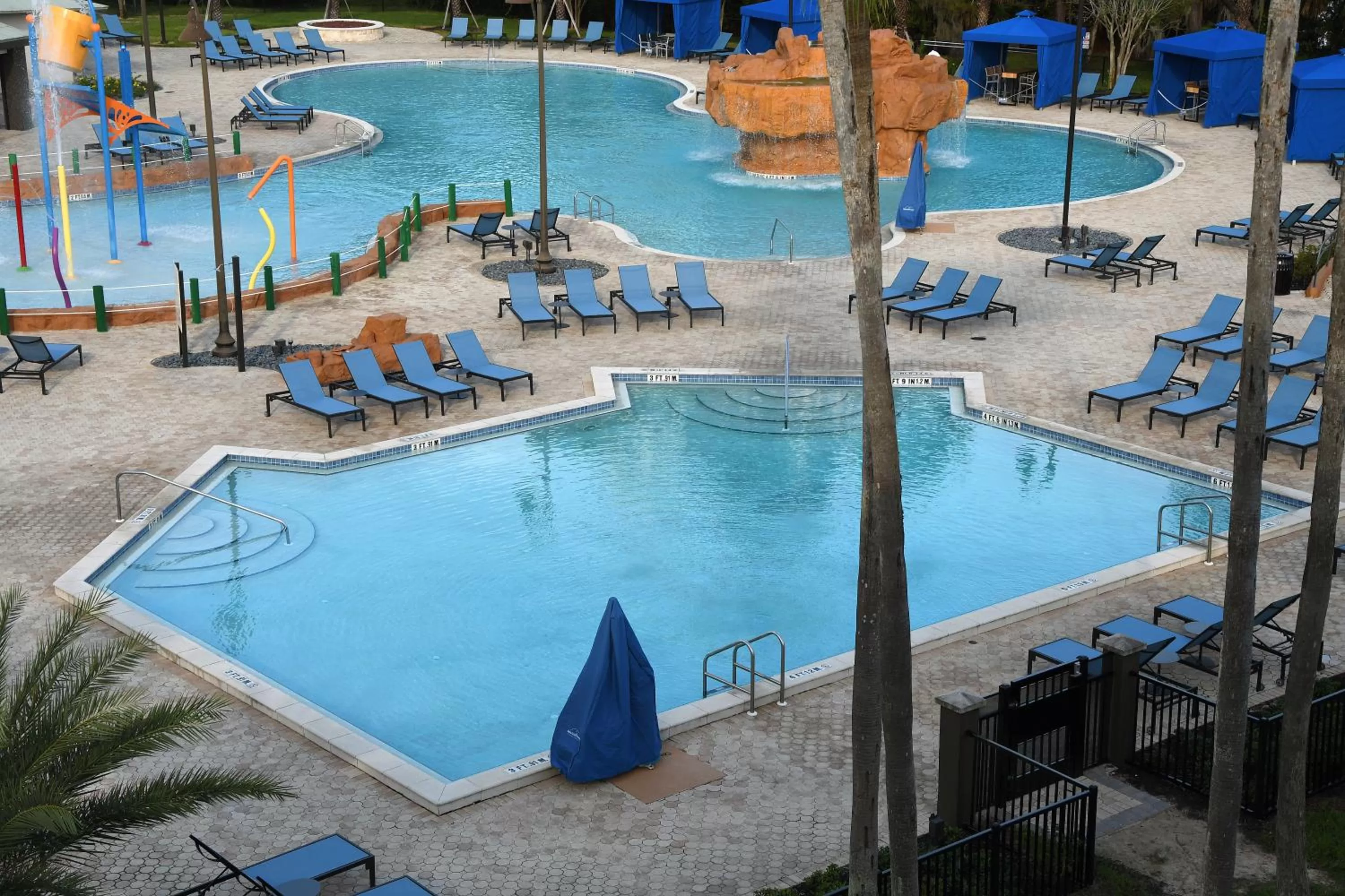 Swimming pool in Wyndham Lake Buena Vista – Disney Springs® Area
