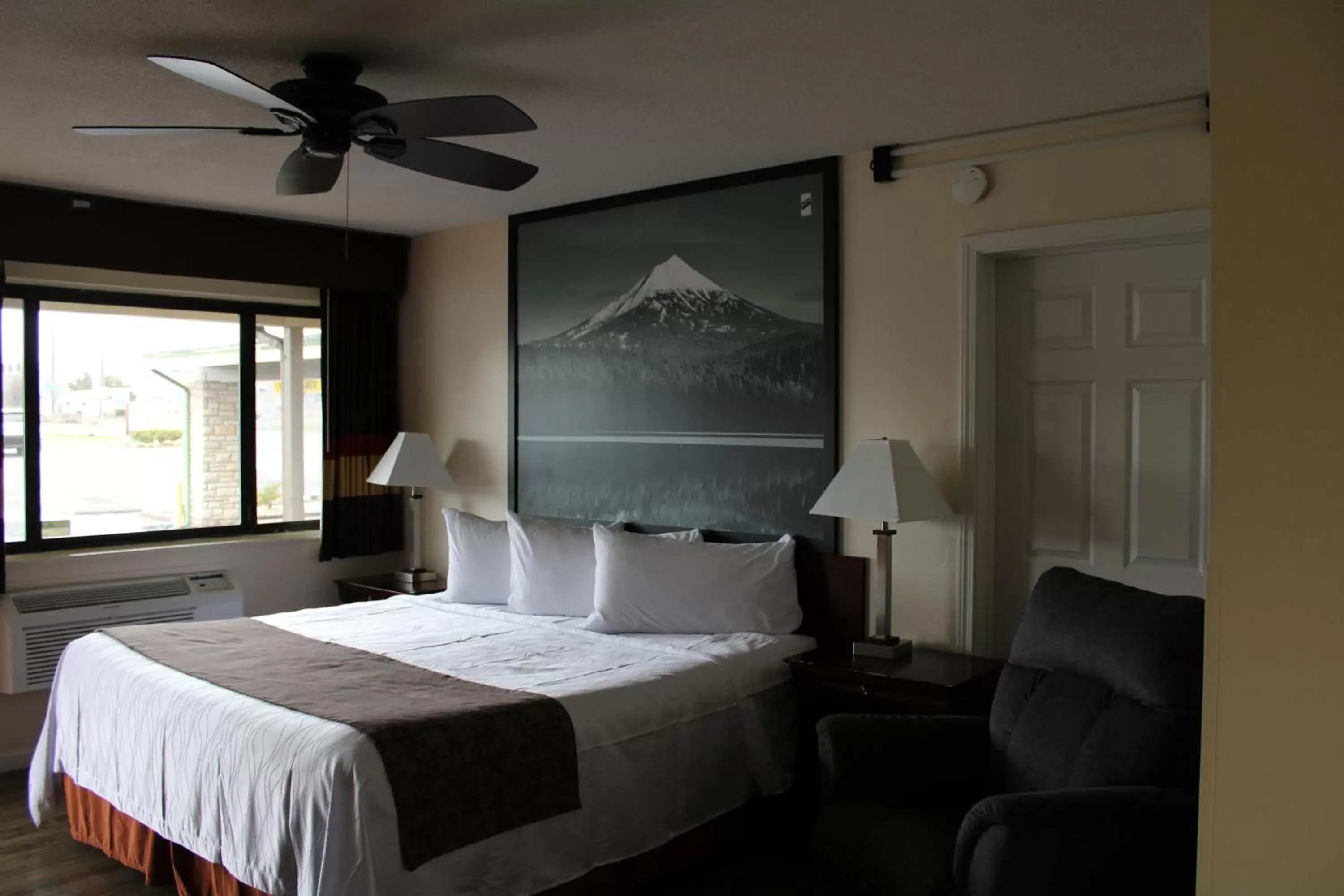 Bed in Scottish Inns Ashland Bed in Scottish Inns Ashland