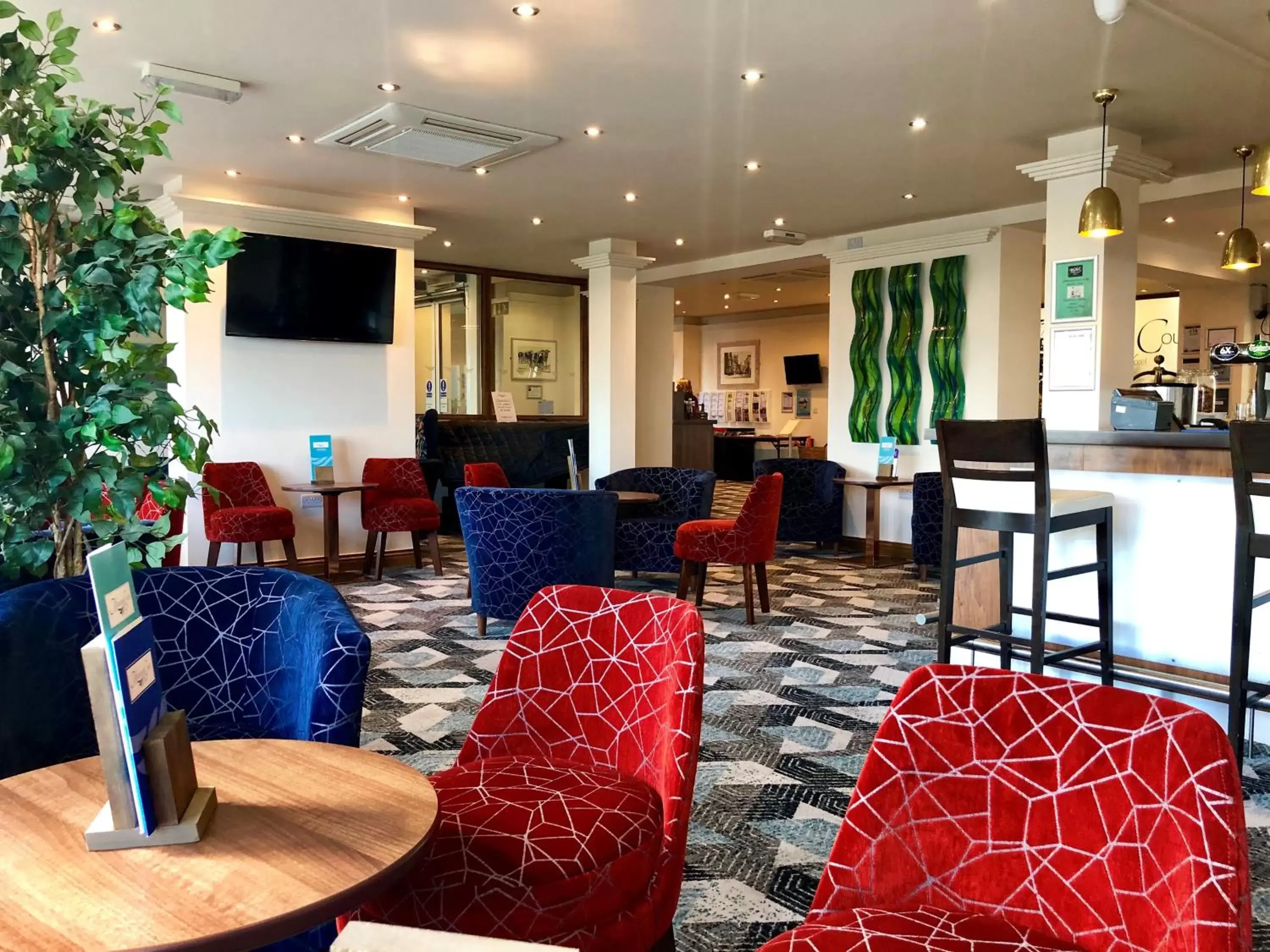 Lounge or bar, Restaurant/Places to Eat in Marsham Court Hotel