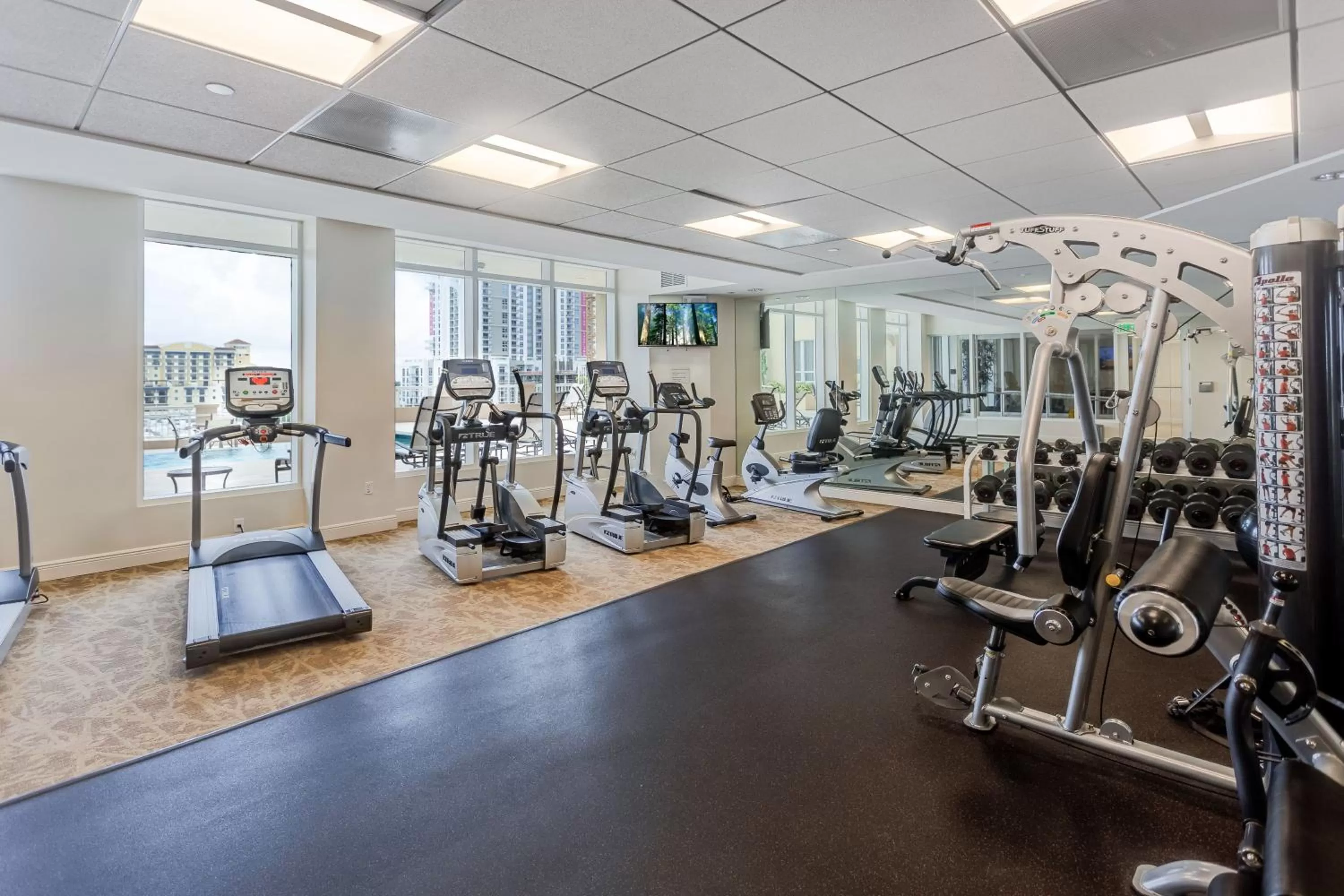 Fitness centre/facilities in Dadeland Towers by Miami Vacations