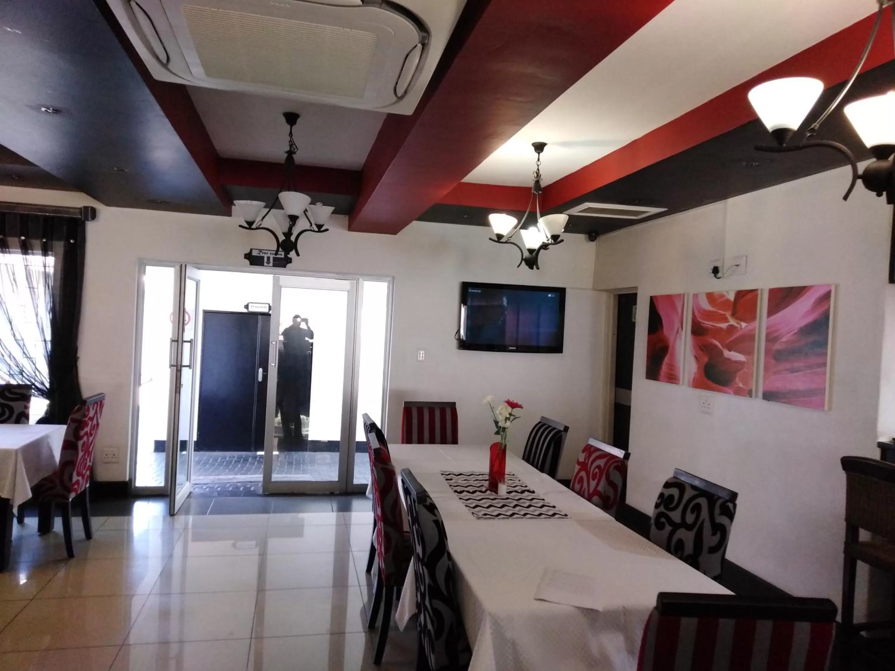 Dining area in Big Ben Lodge