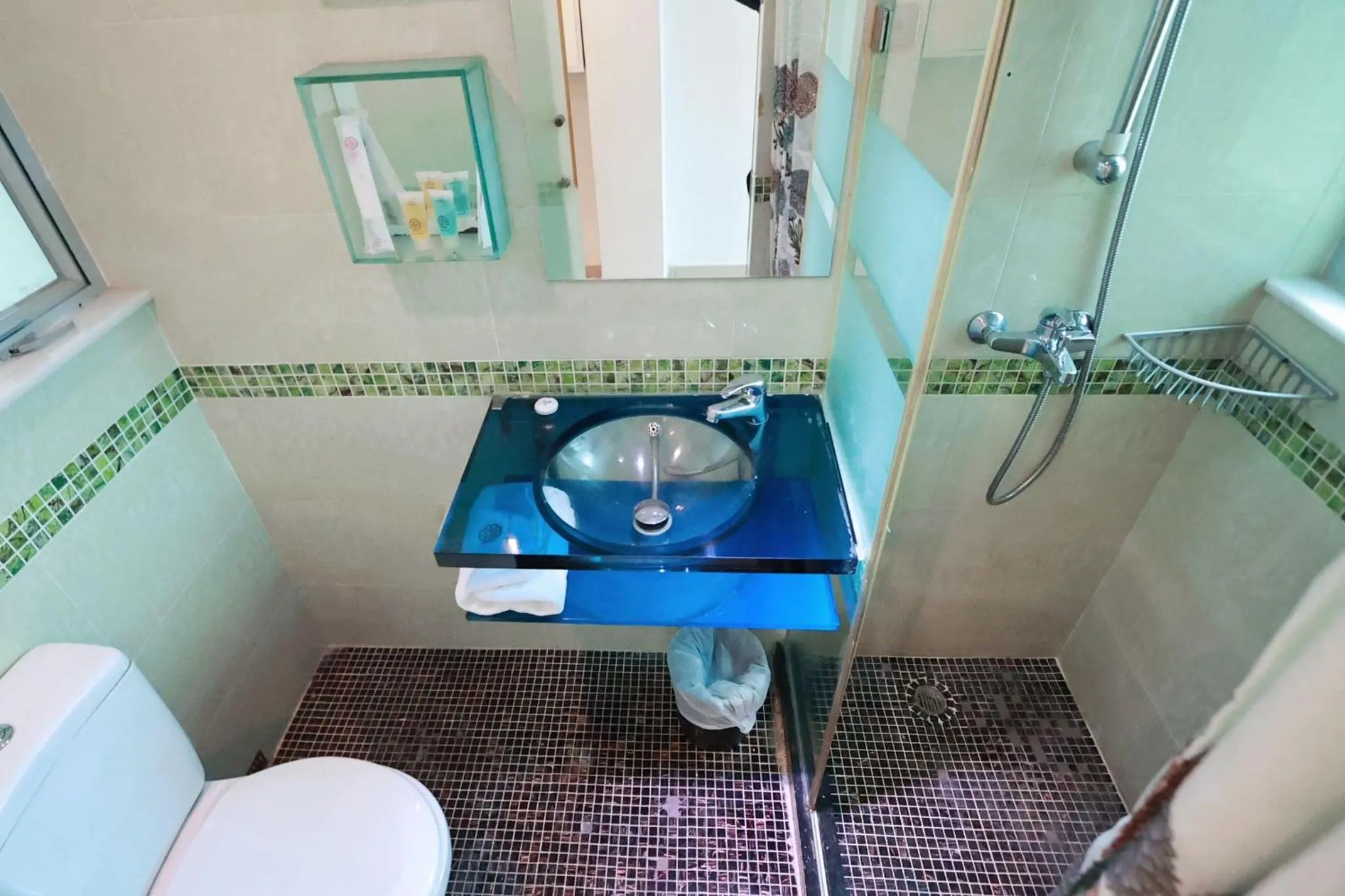 Bathroom in Metacity MK