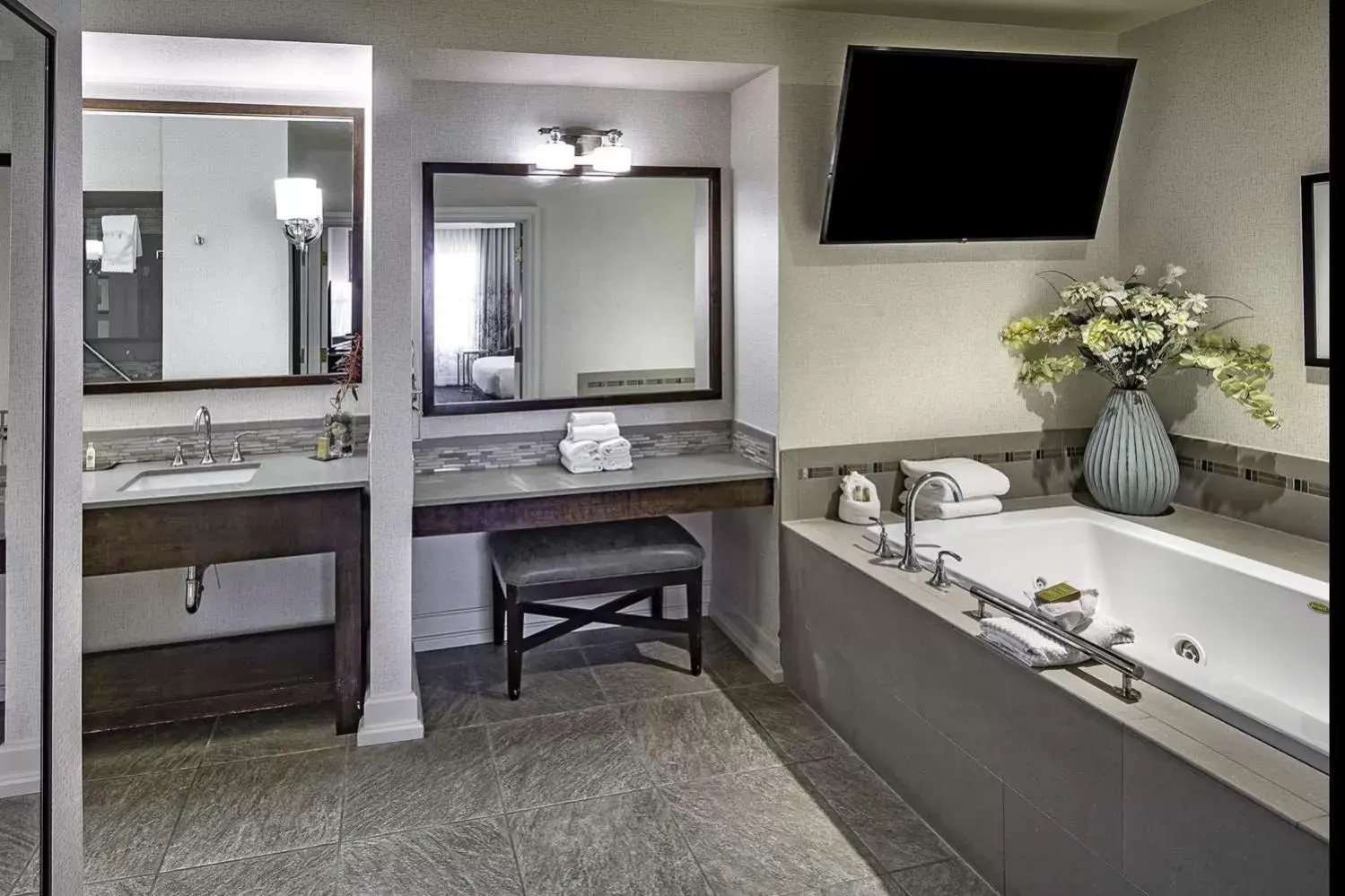 Bathroom in DoubleTree by Hilton Modesto