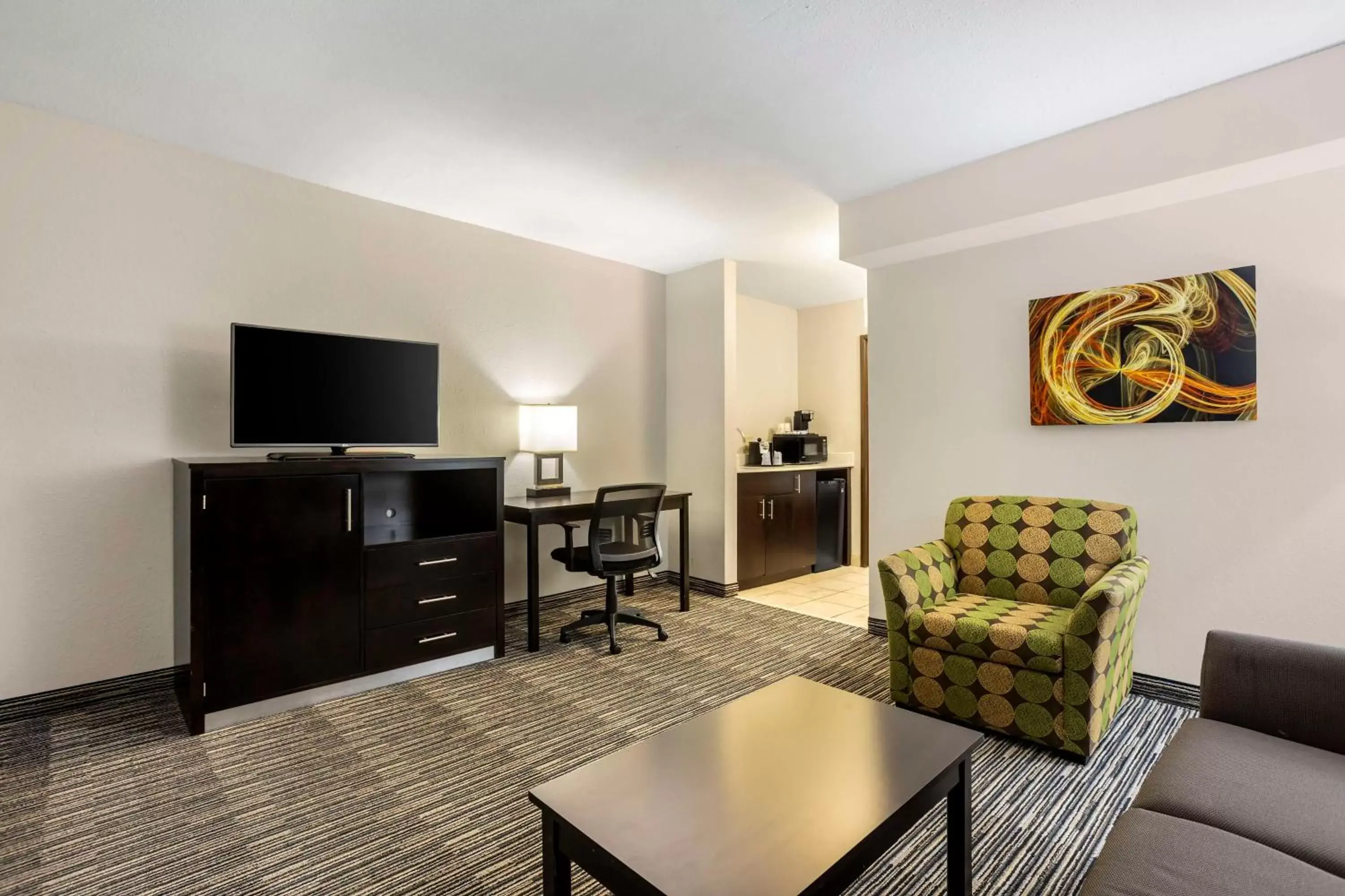 Photo of the whole room, Seating Area in Best Western Plus Jonesboro Inn & Suites