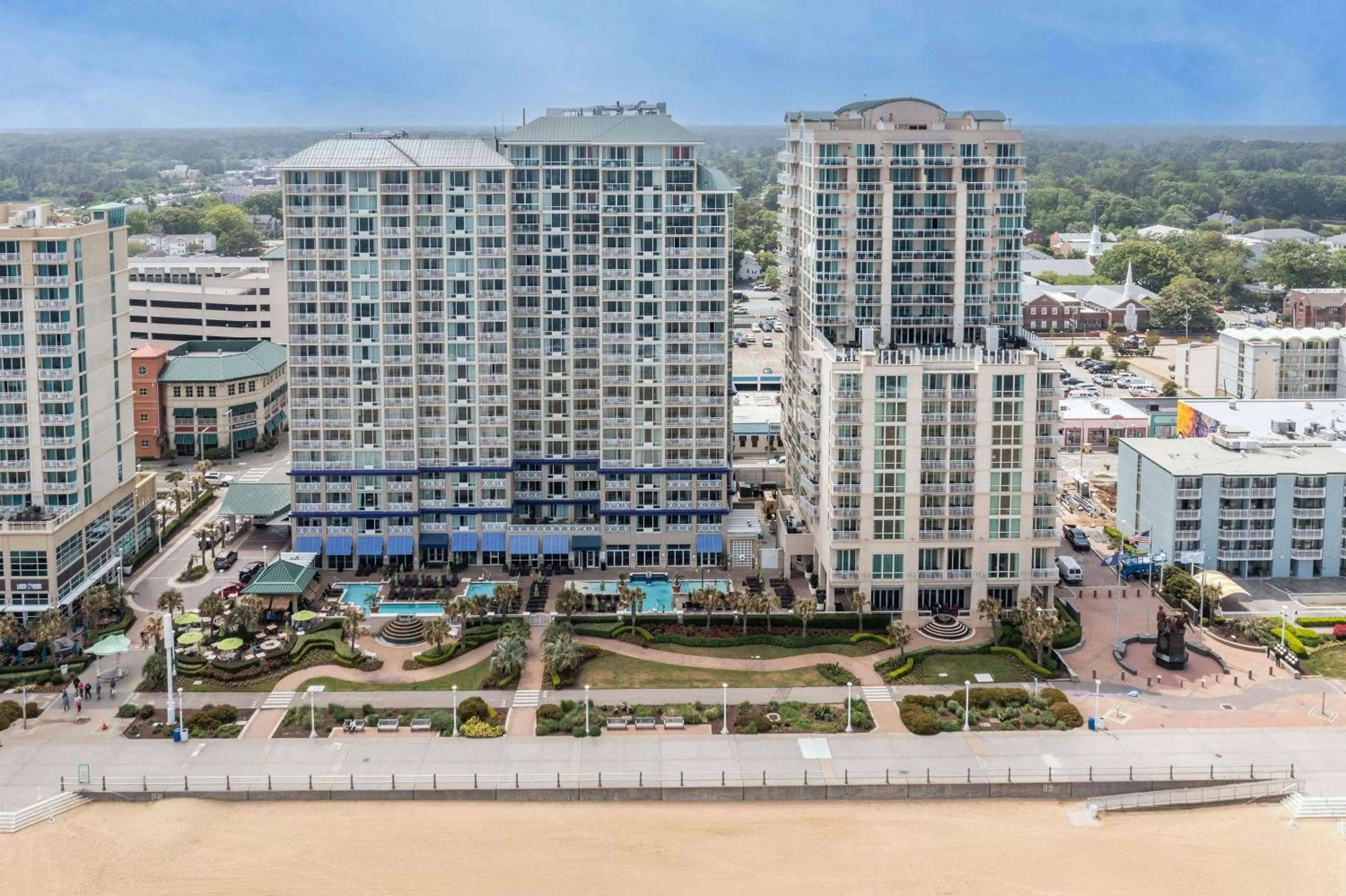 Property building in Hilton Vacation Club Oceanaire Virginia Beach