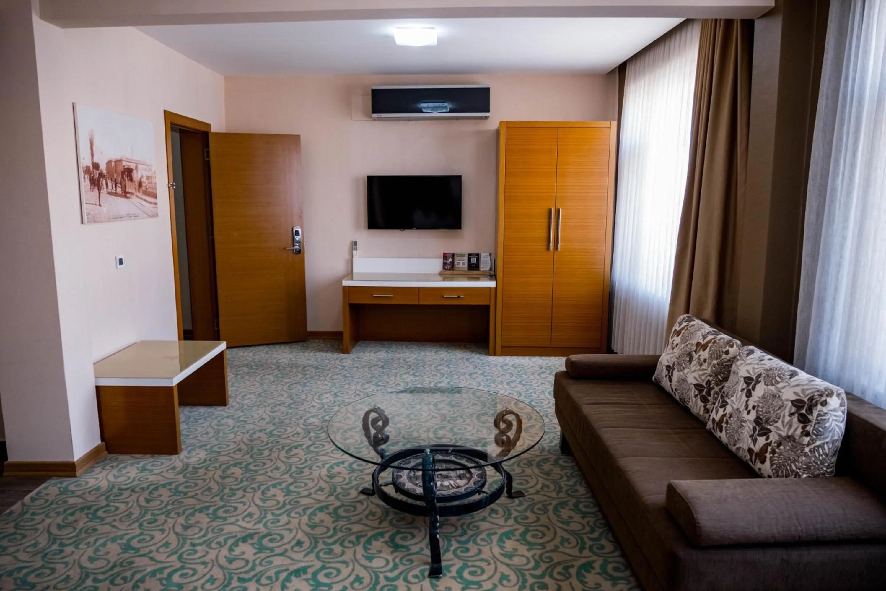 Communal lounge/ TV room in Selçuk Hotel