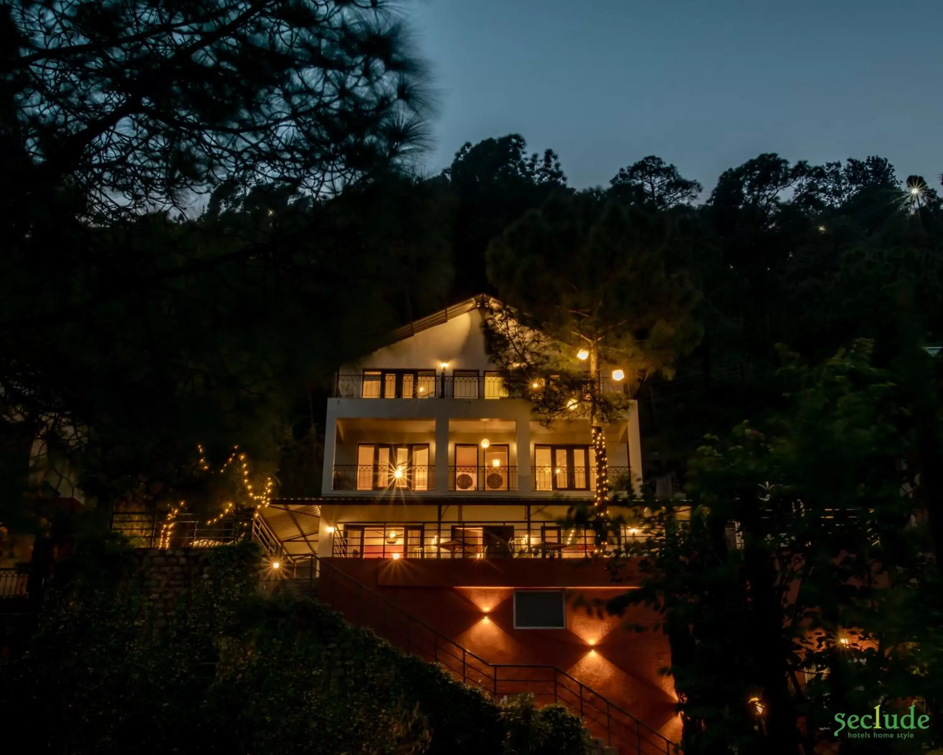 Property building in Seclude Kasauli, Himachal Pradesh Property building in Seclude Kasauli, Himachal Pradesh