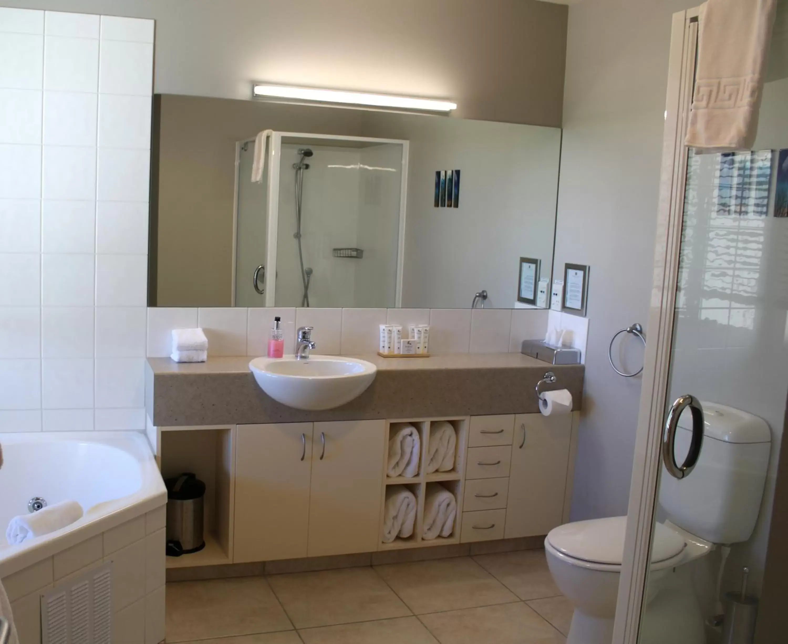 Bathroom in Vintners Retreat